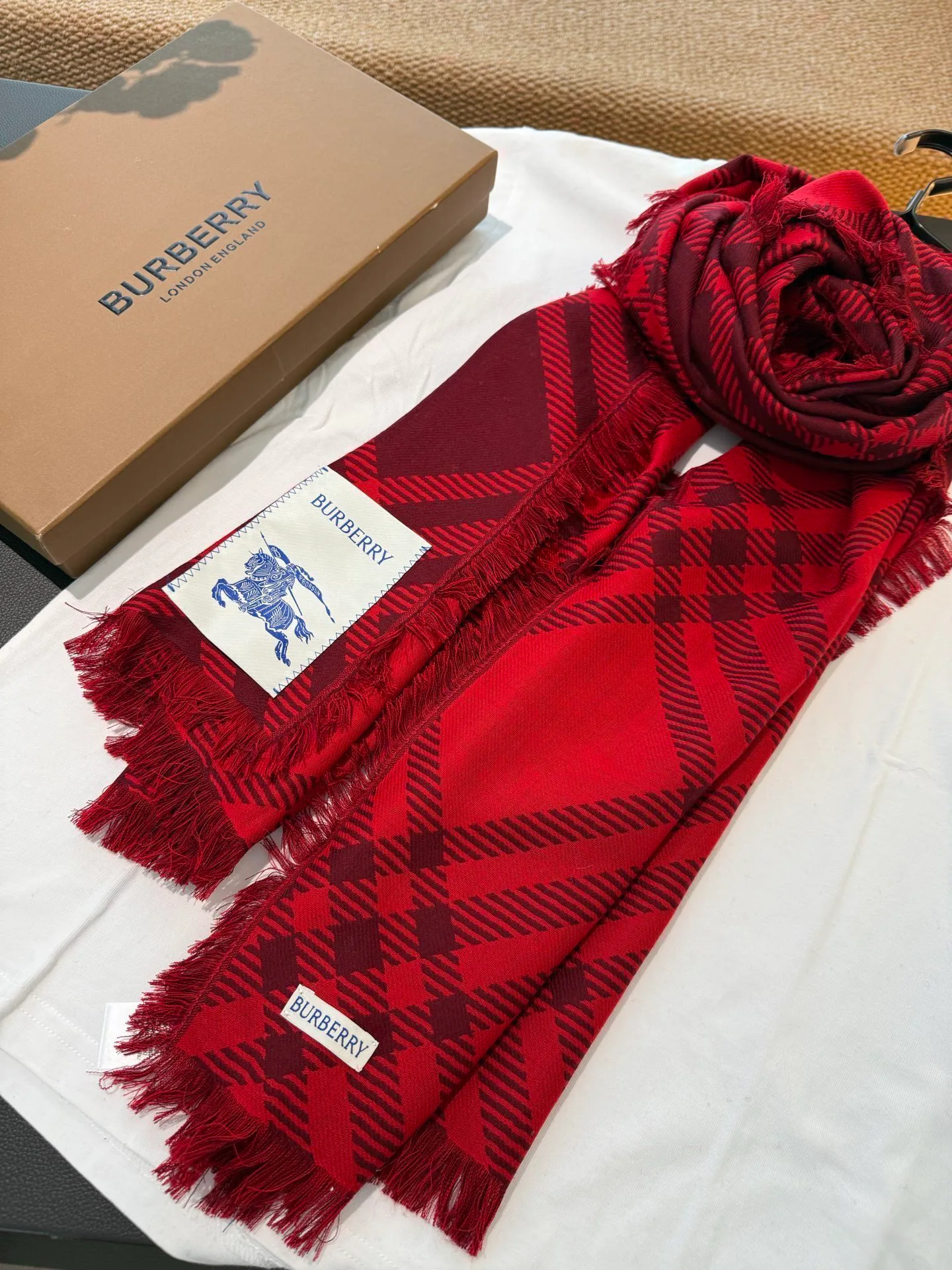 Шарфы Burberry 18627369