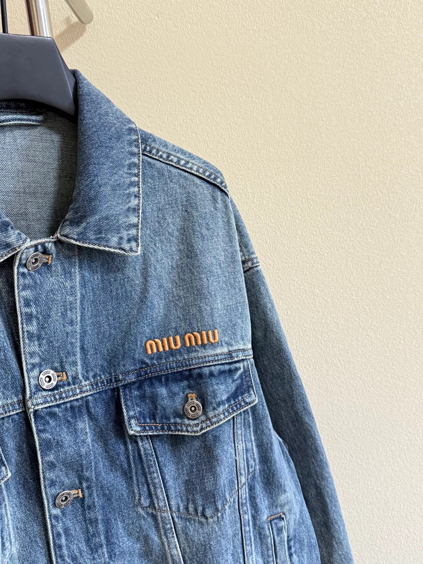 Куртки И Пуховики Женские Miu Miu 17969553