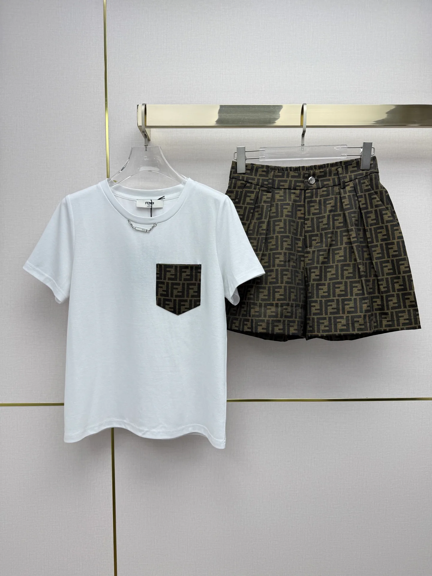 Футболки Женские Fendi 17361111