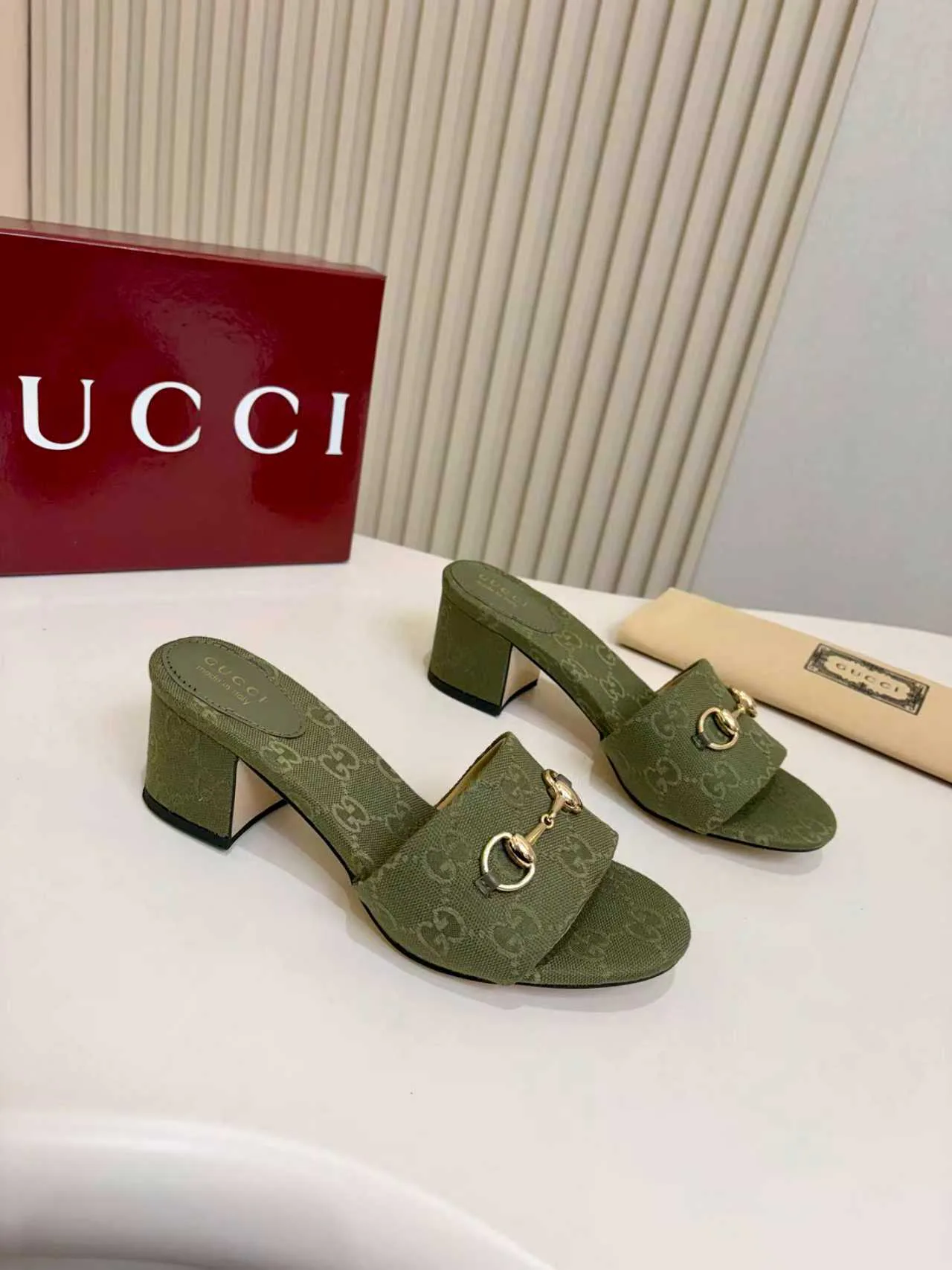 Сандалии Женские Gucci 11674219