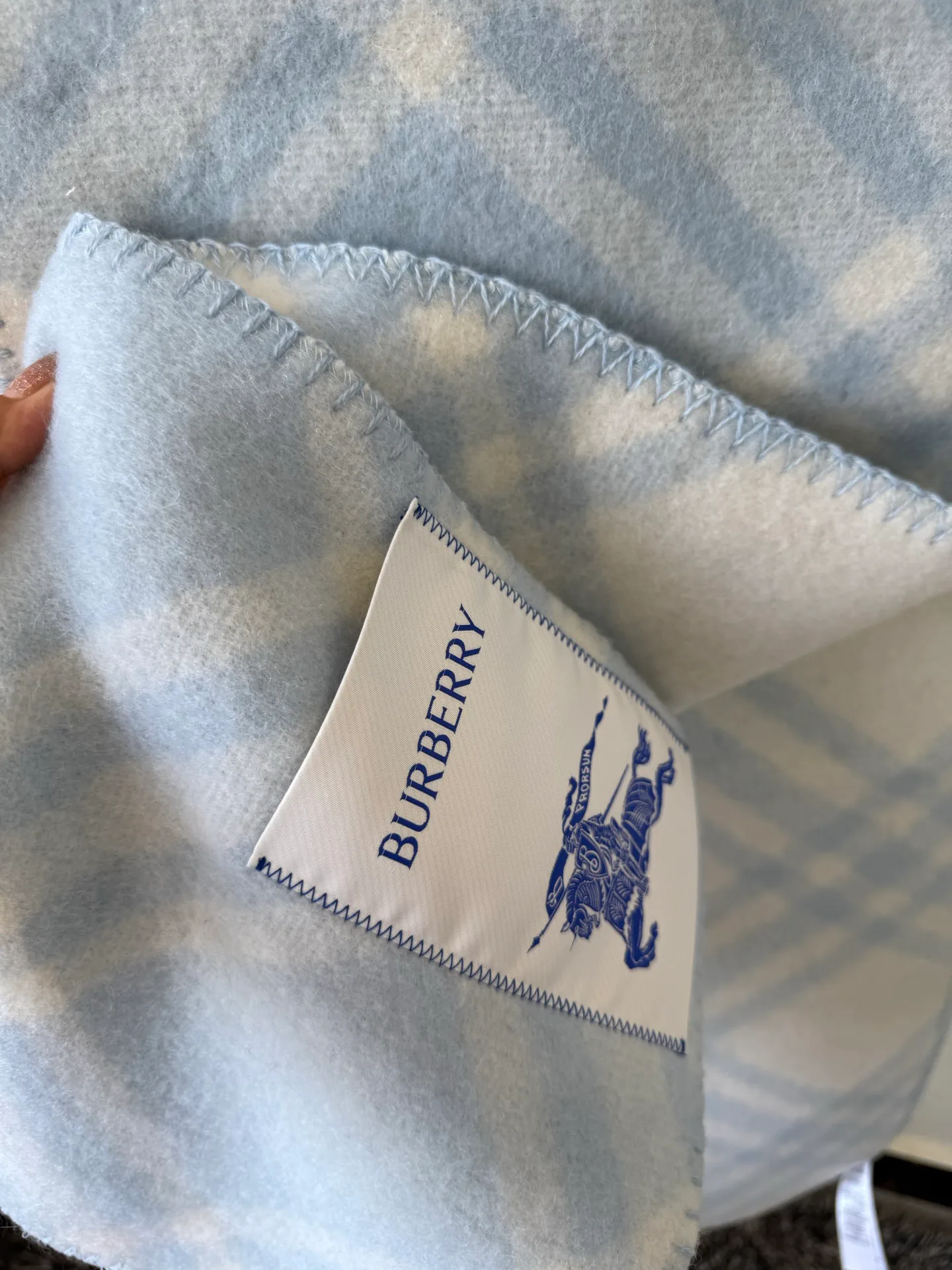 Шарфы Burberry 3874279