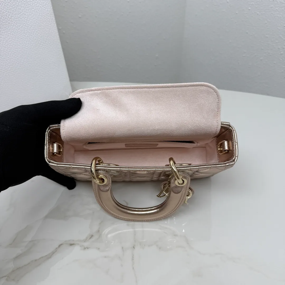 Классические Сумки Женские Christian Dior 18116365