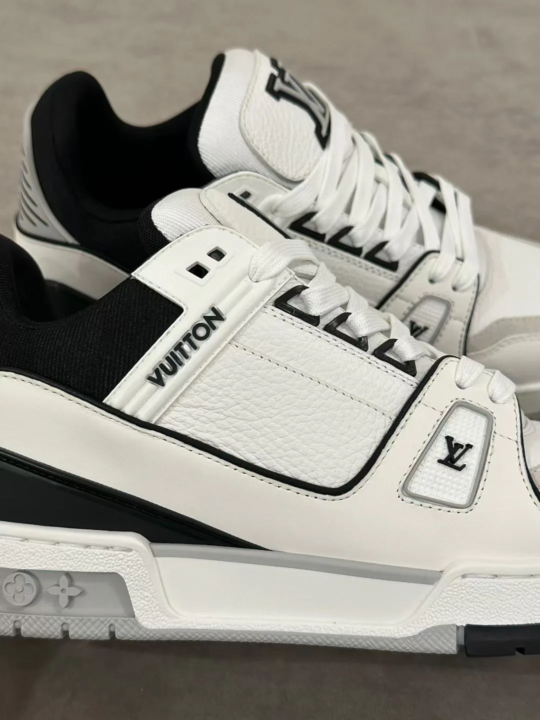 Кроссовки Женские Louis Vuitton 1189216