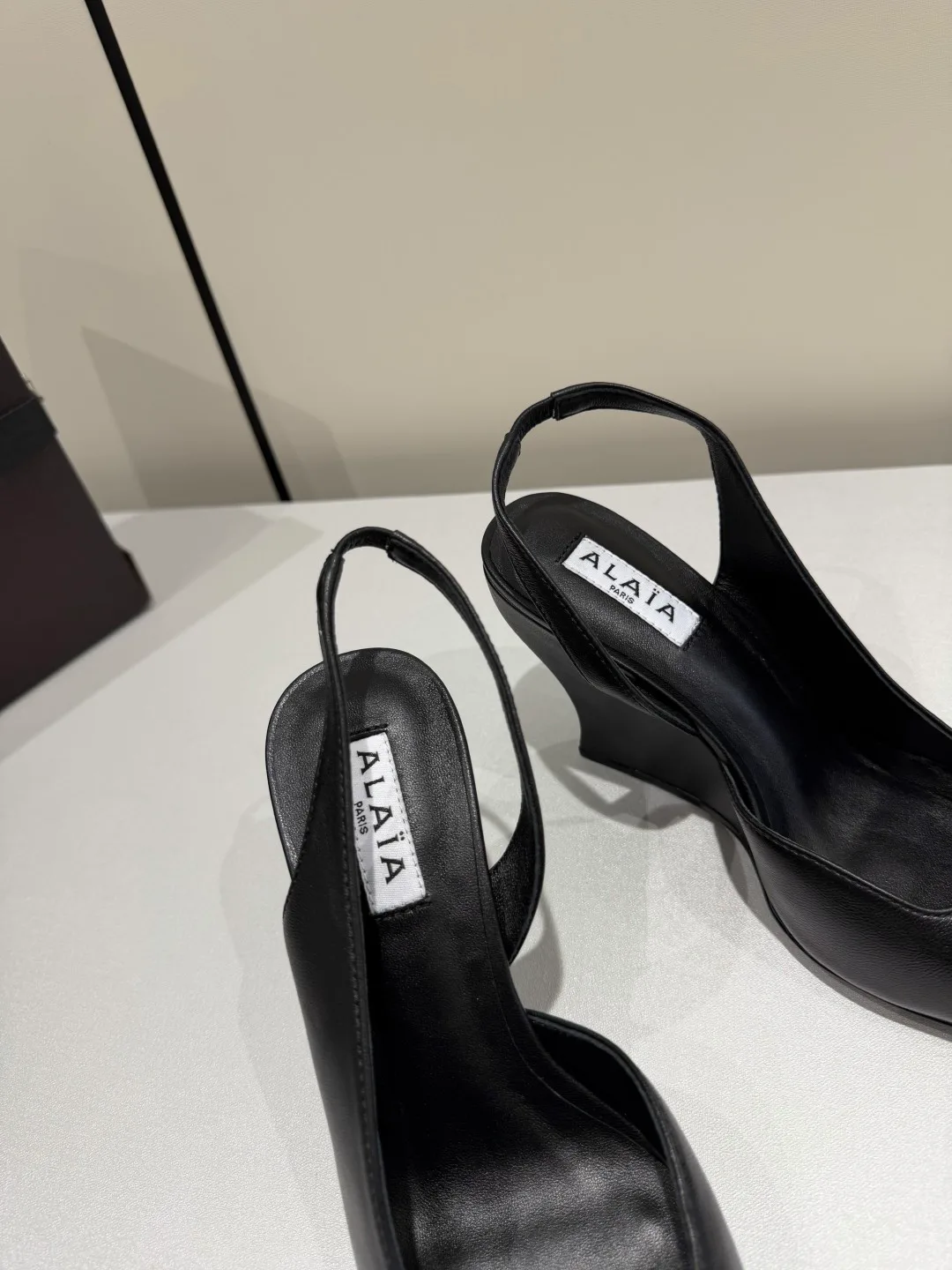 Босоножки Женские Alaia 13142170
