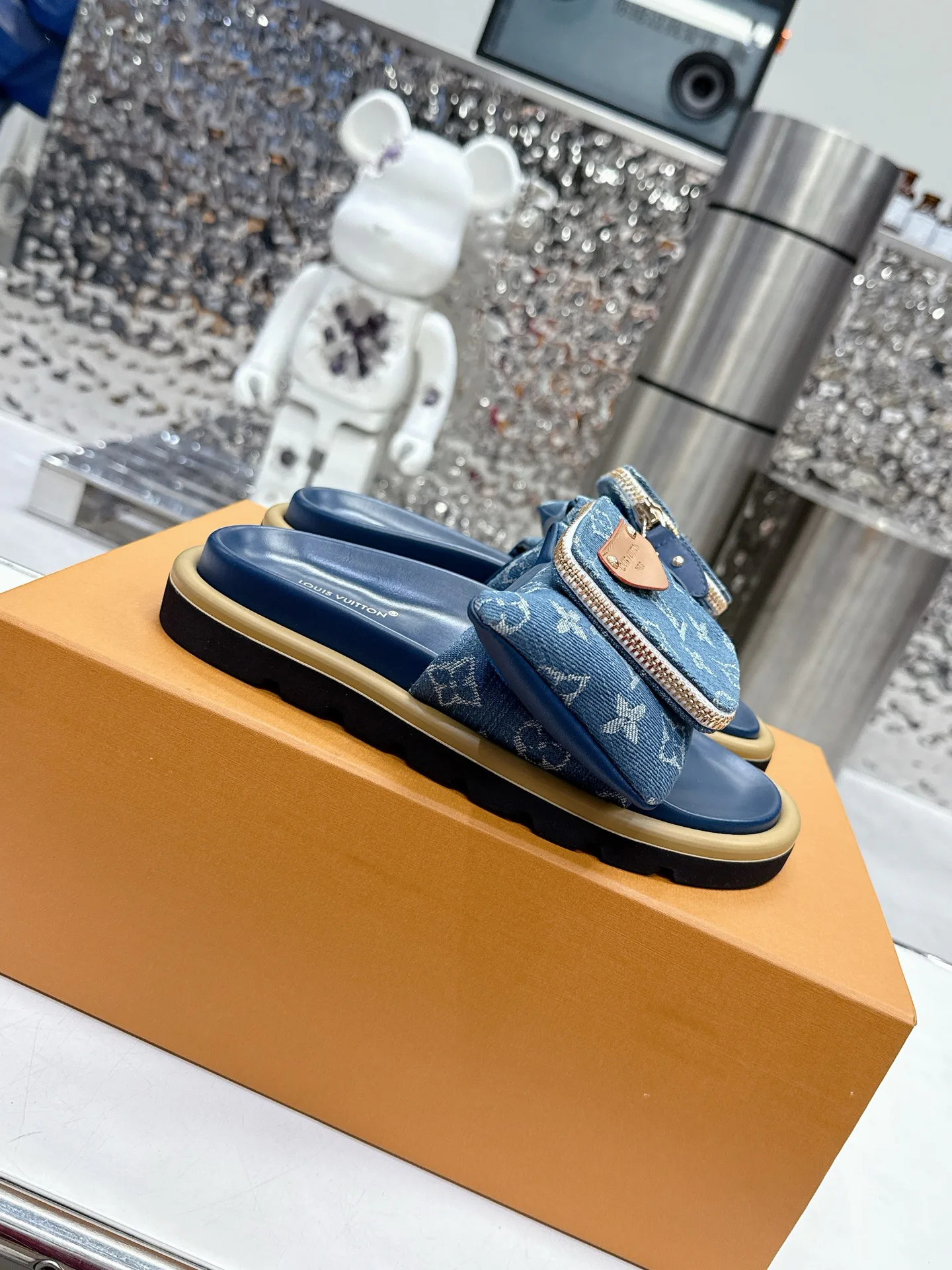 Шлепанцы Женские Louis Vuitton 10060938