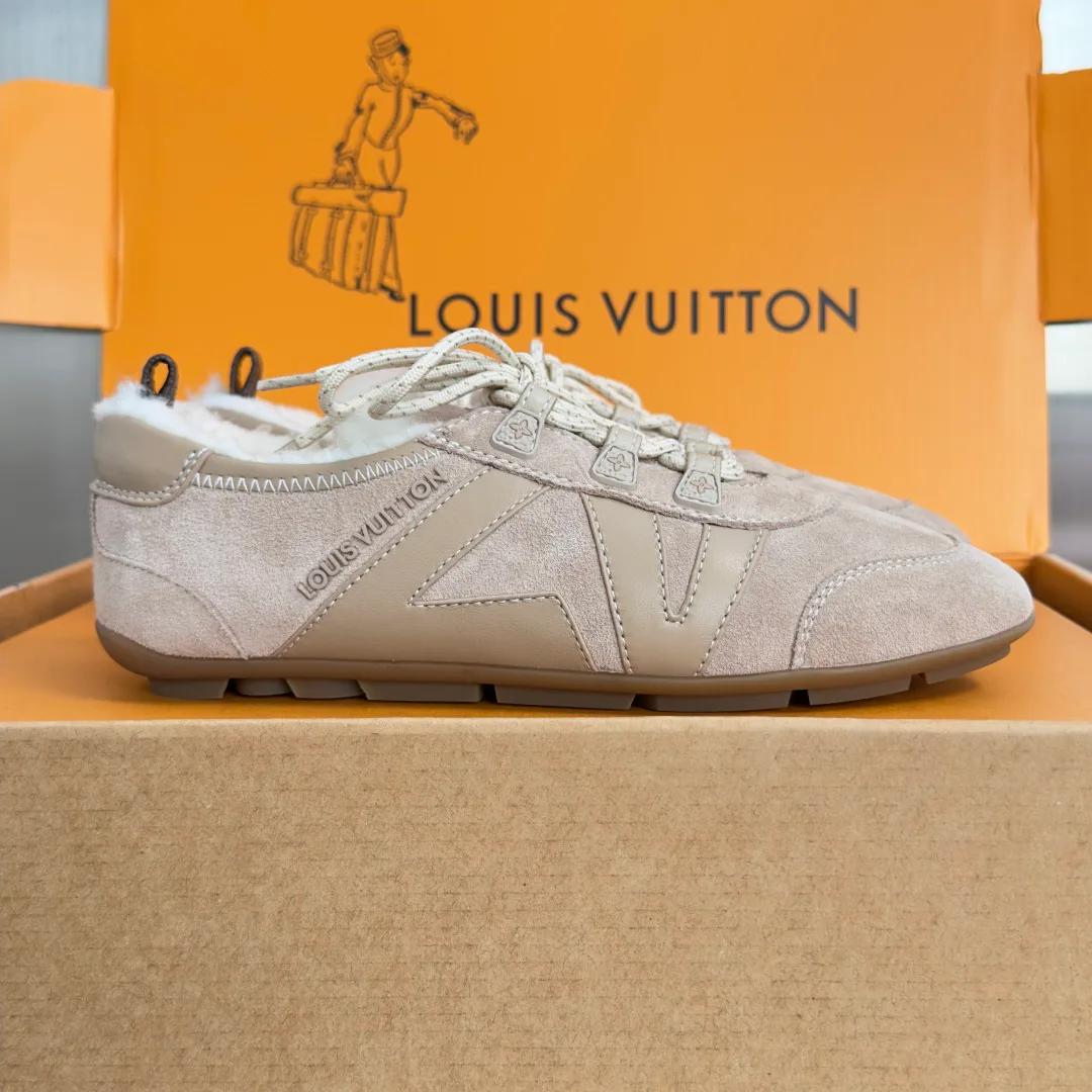 Кроссовки Женские Louis Vuitton 18741737
