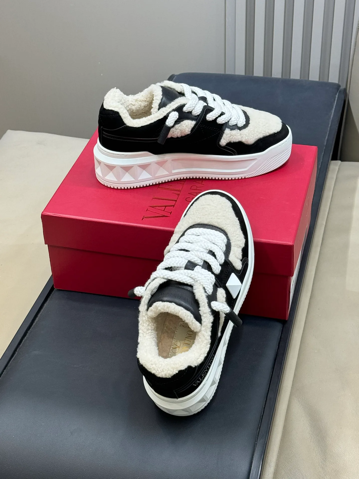 Кроссовки Женские Valentino 620220