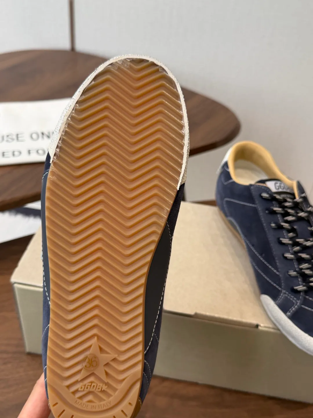 Кроссовки Женские Golden Goose 18687329