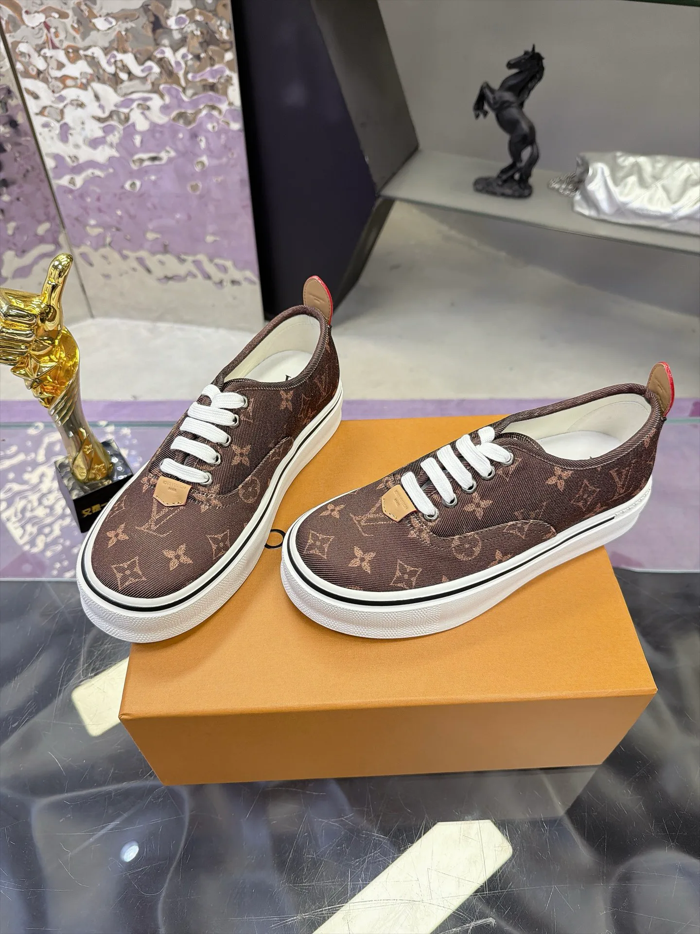 Кроссовки Мужские Louis Vuitton 17930902