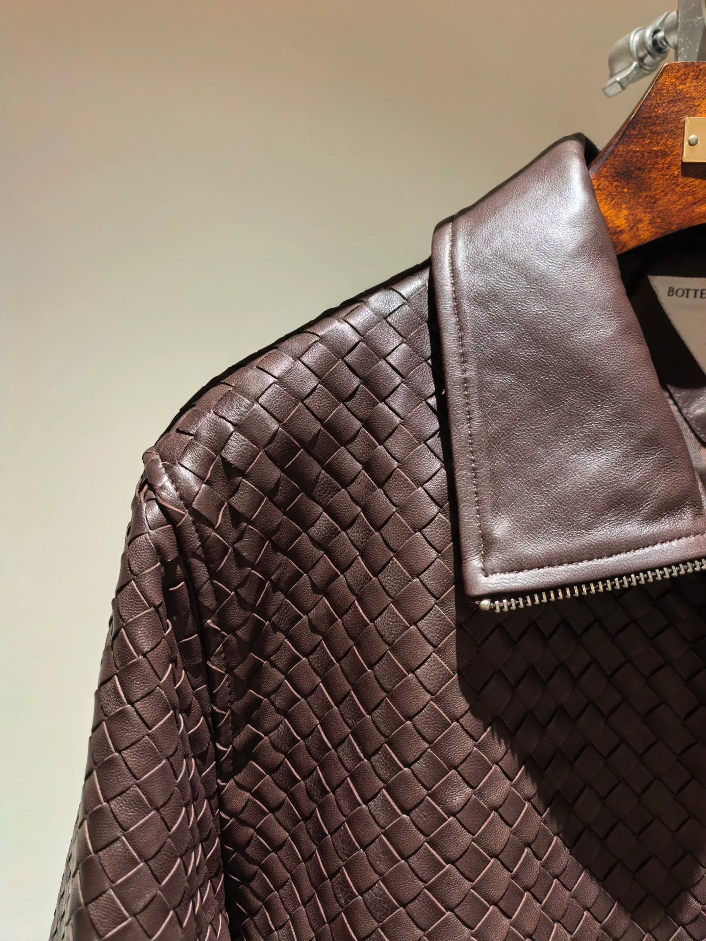 Кожаные Куртки И Дублёнки Женские Bottega Veneta 11113983