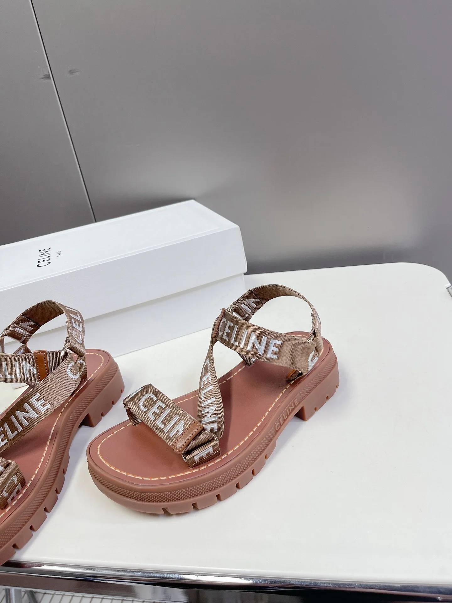 Сандалии Женские Celine 13581766