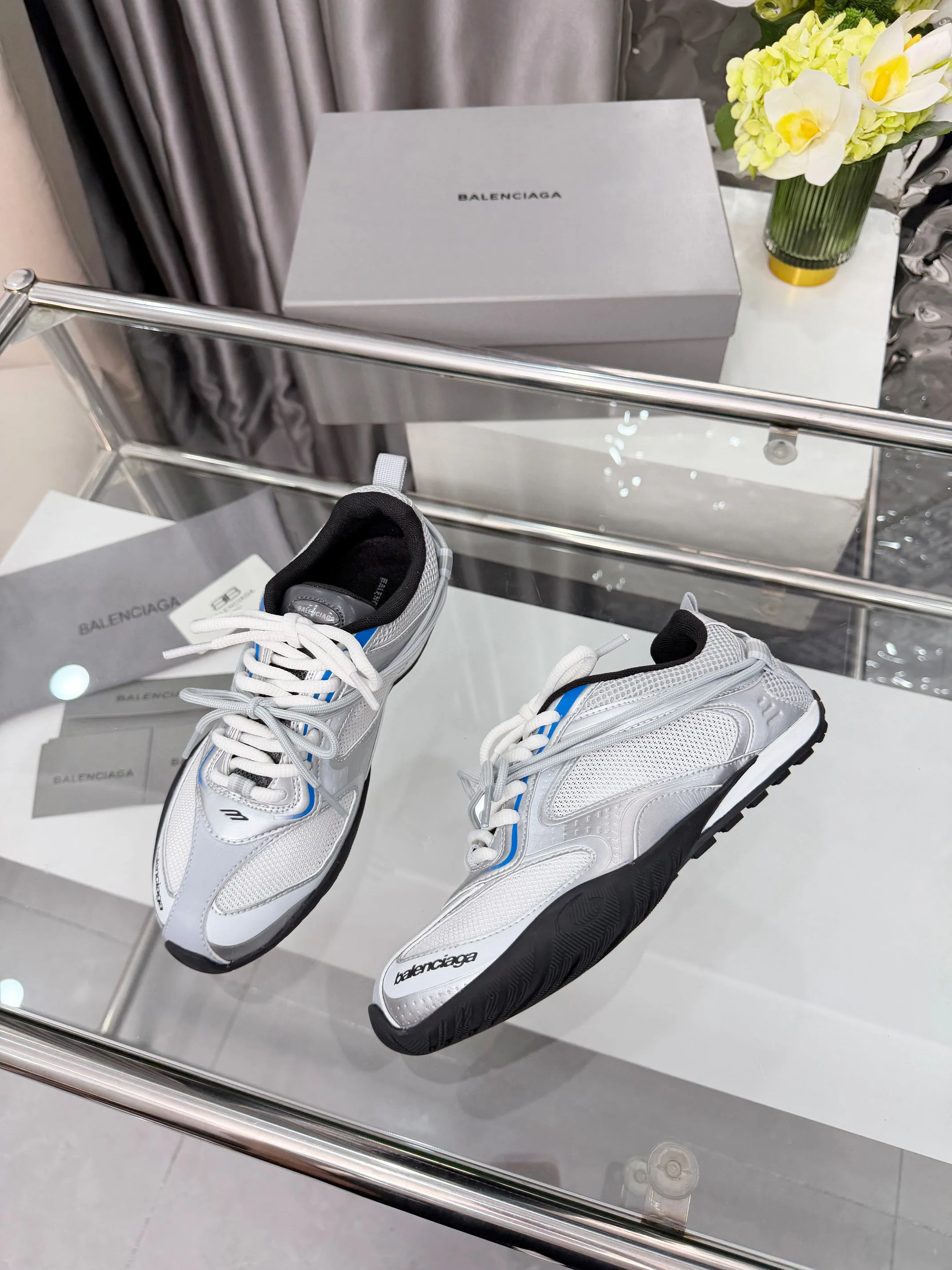 Кроссовки Женские Balenciaga 13080100