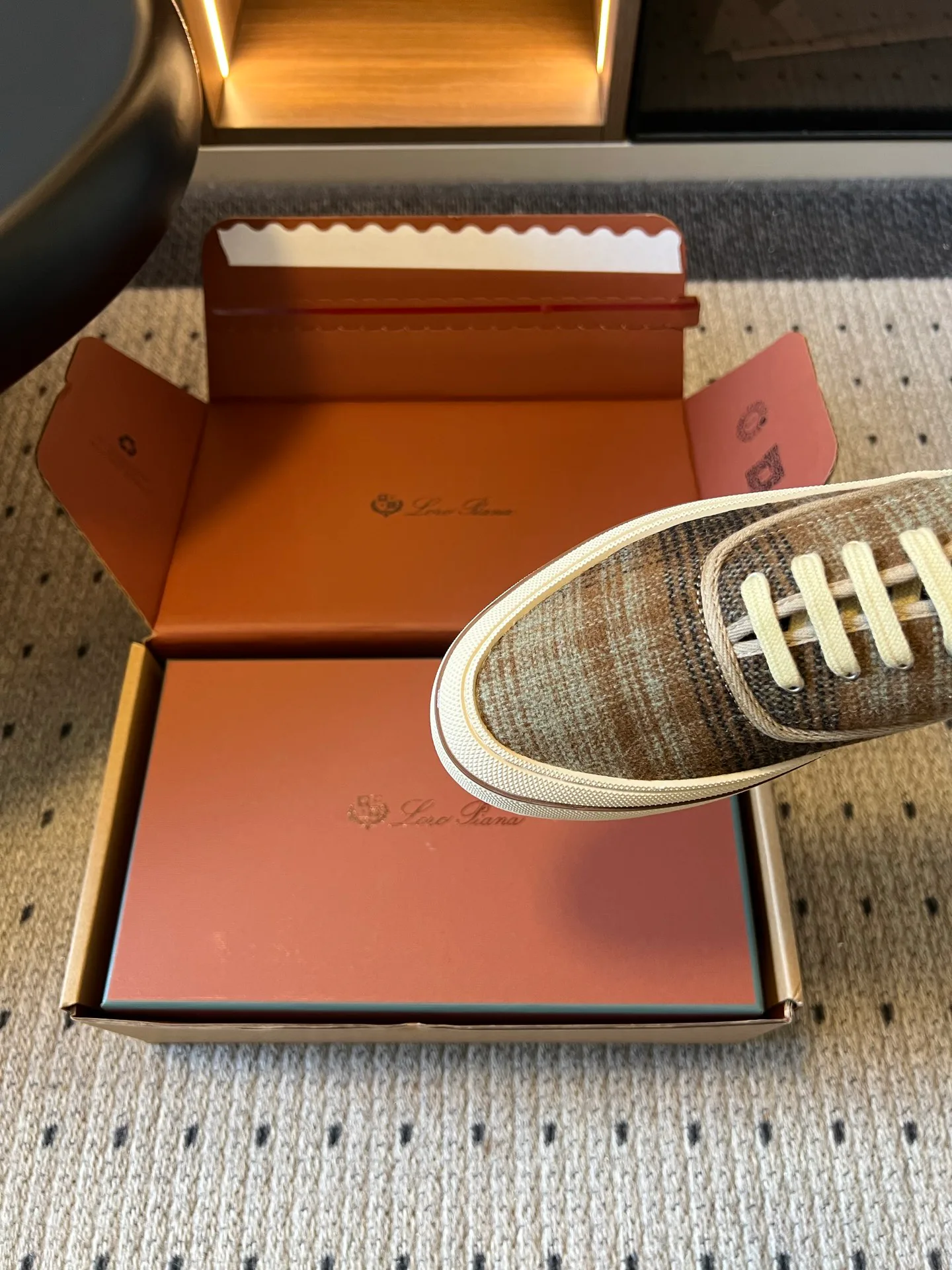 Кроссовки Женские Loro Piana 18726786