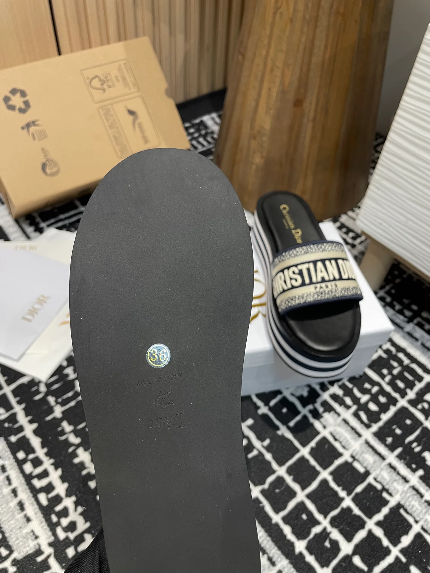 Шлепанцы Женские Christian Dior 579316