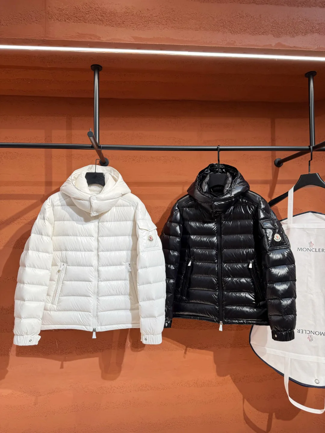 Куртки И Пуховики Женские Moncler 18237476