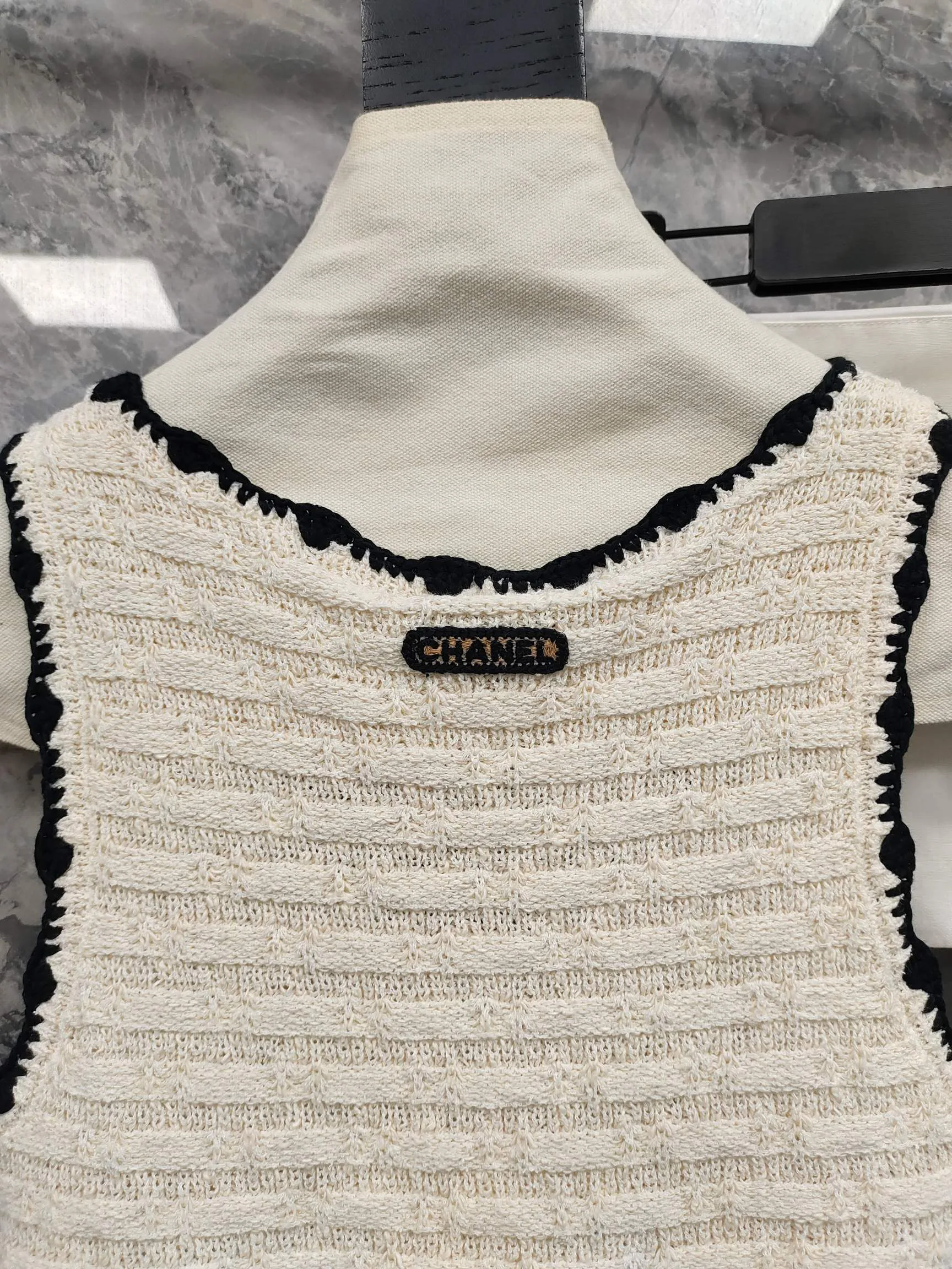 Жилеты Женские Chanel 10035990