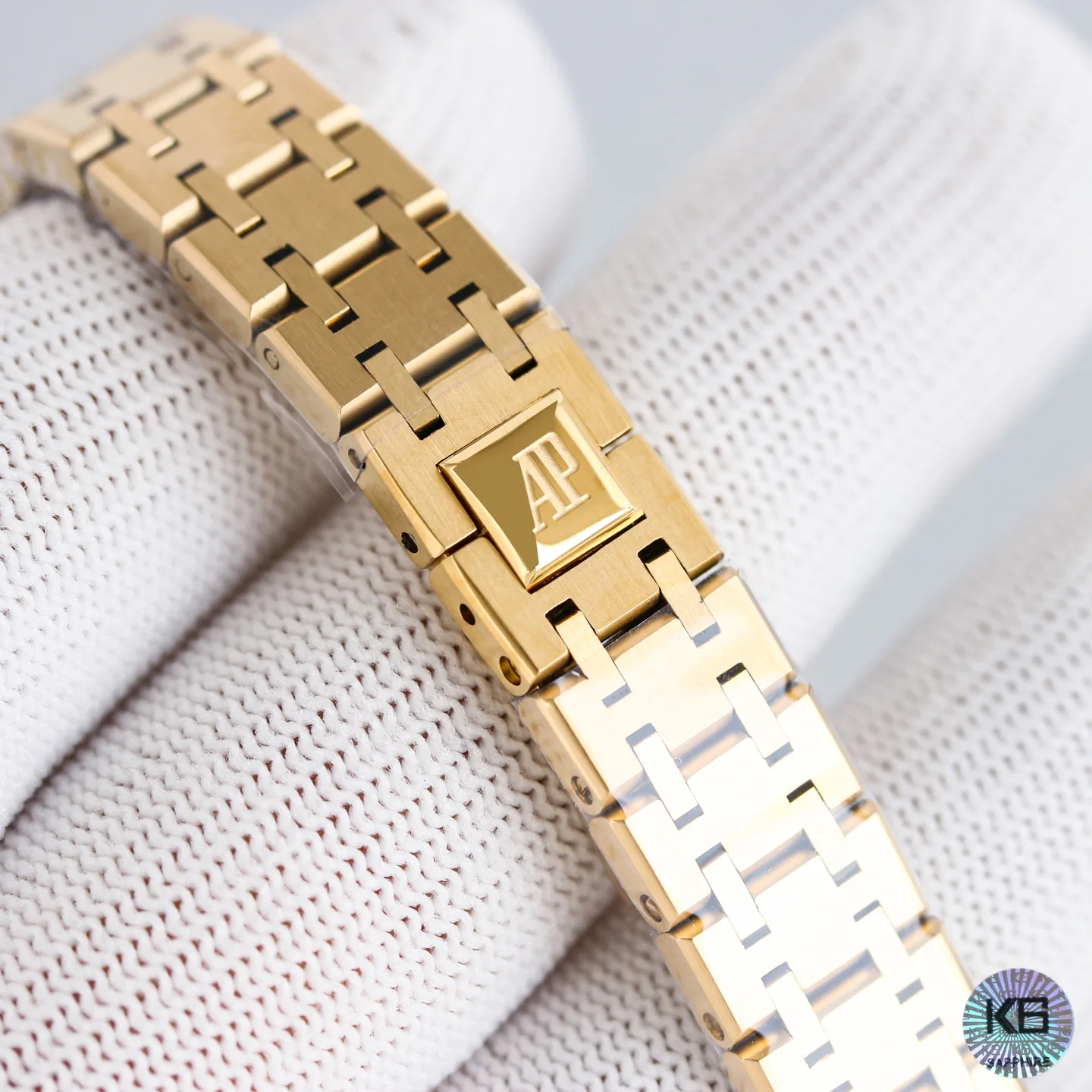Часы Женские Audemars Piguet 18405871