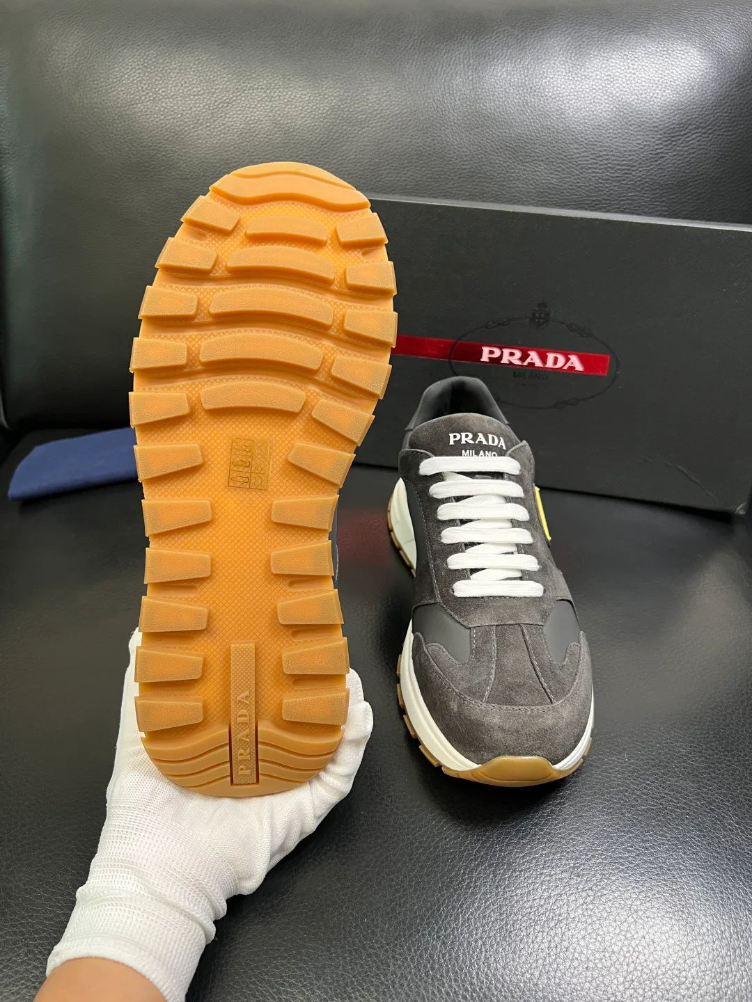 Кроссовки Женские Prada 471670