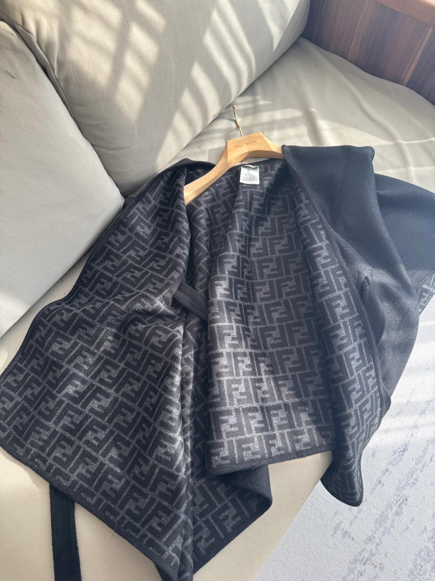 Пальто Женские Fendi 18361622