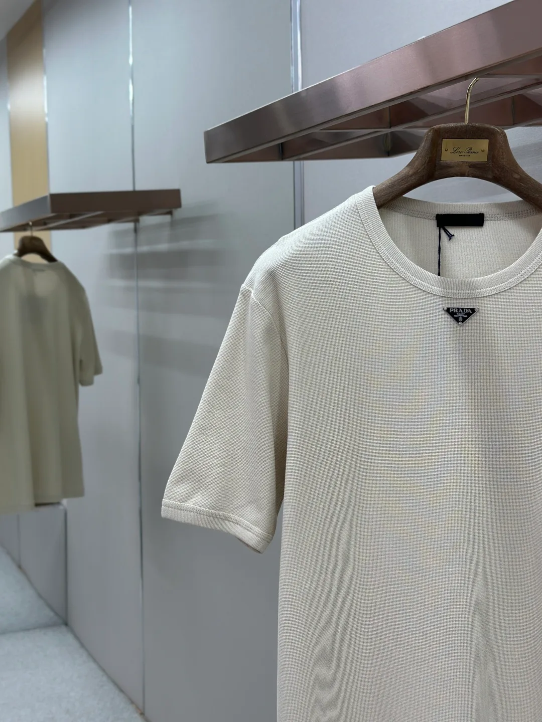 Футболки Женские Prada 18191101