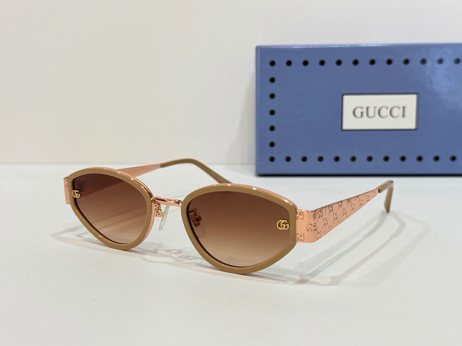 Очки Gucci 13441571