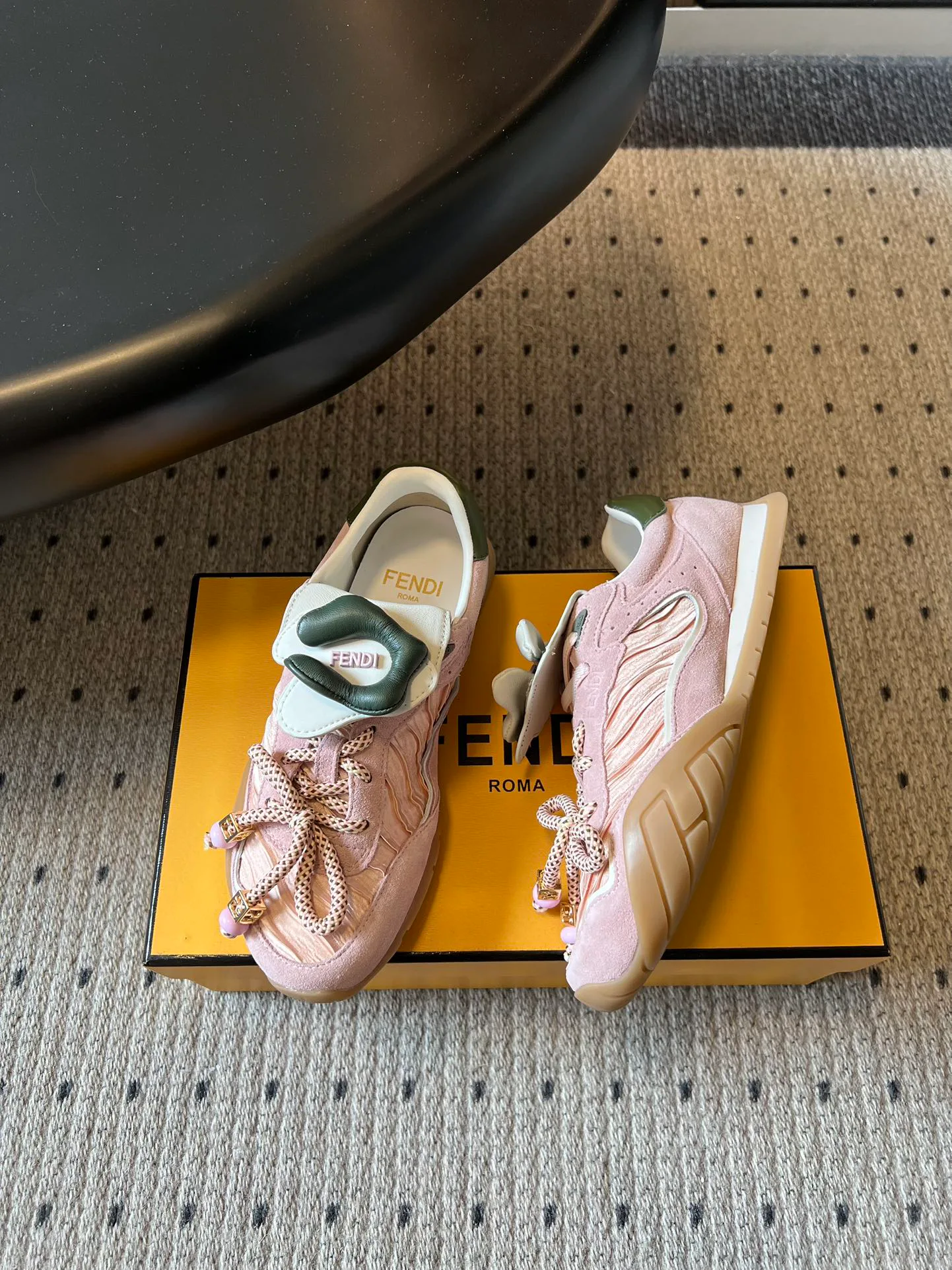 Кроссовки Женские Fendi 12706918