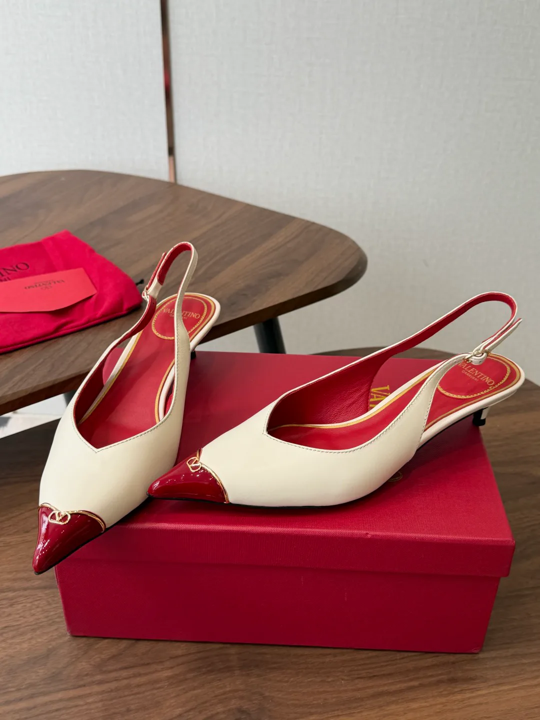 Босоножки Женские Valentino 17364704