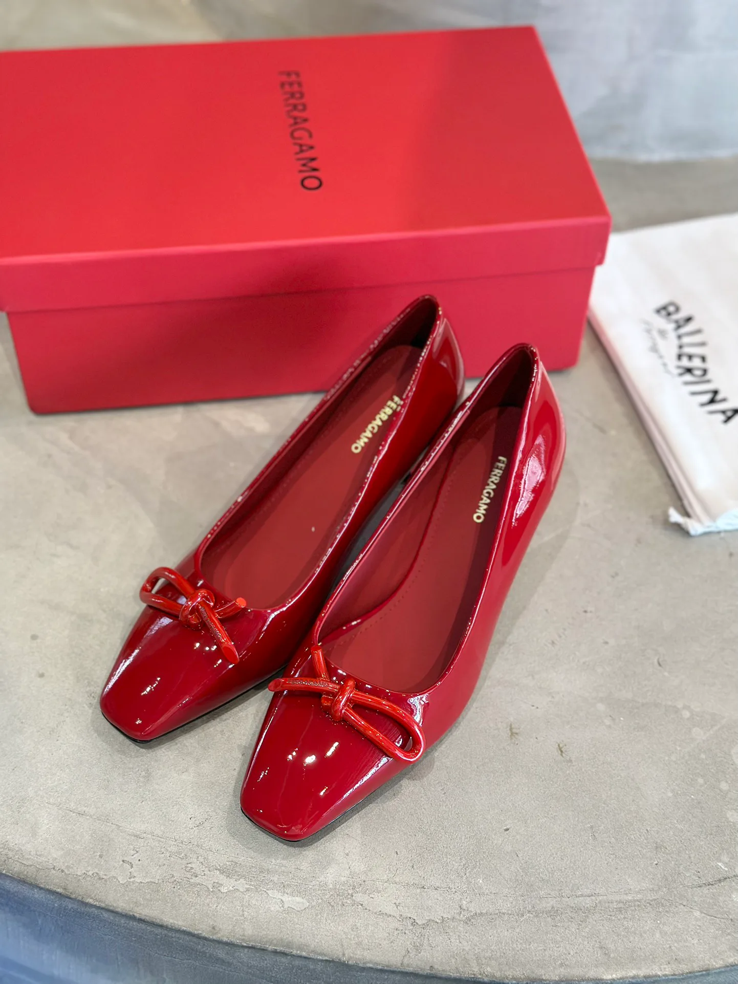 Туфли Женские Salvatore Ferragamo 18340737