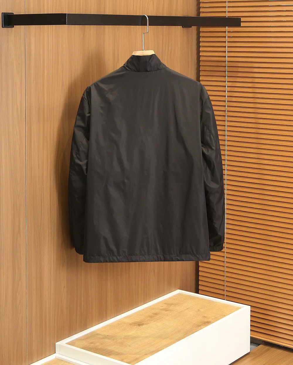 Куртки И Пуховики Мужские Moncler 11011003