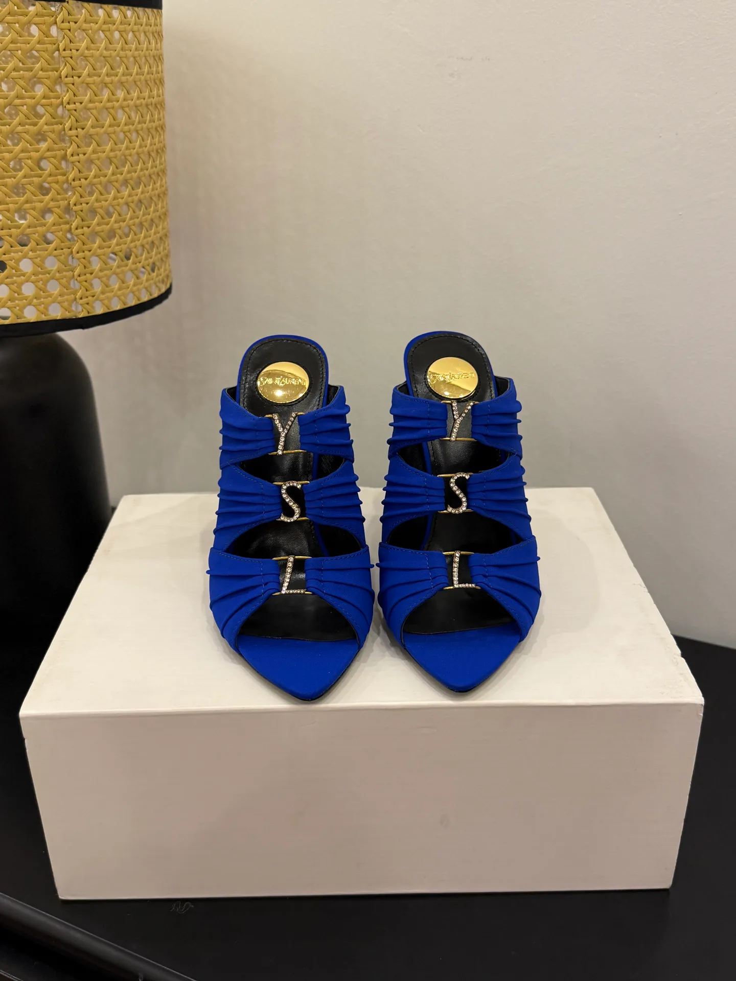 Босоножки Женские Saint Laurent 11739357