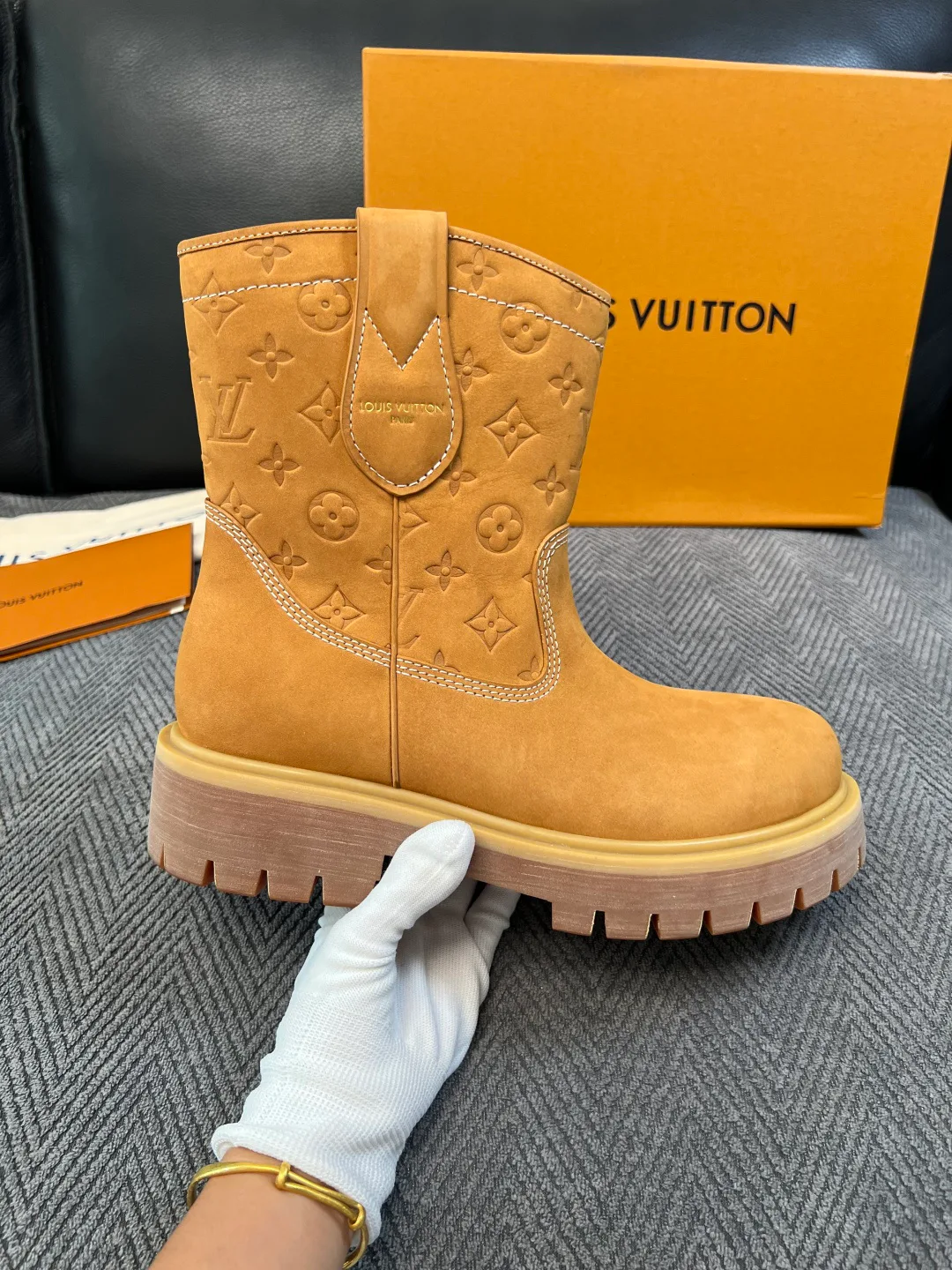 Ботинки Мужские Louis Vuitton 18417477