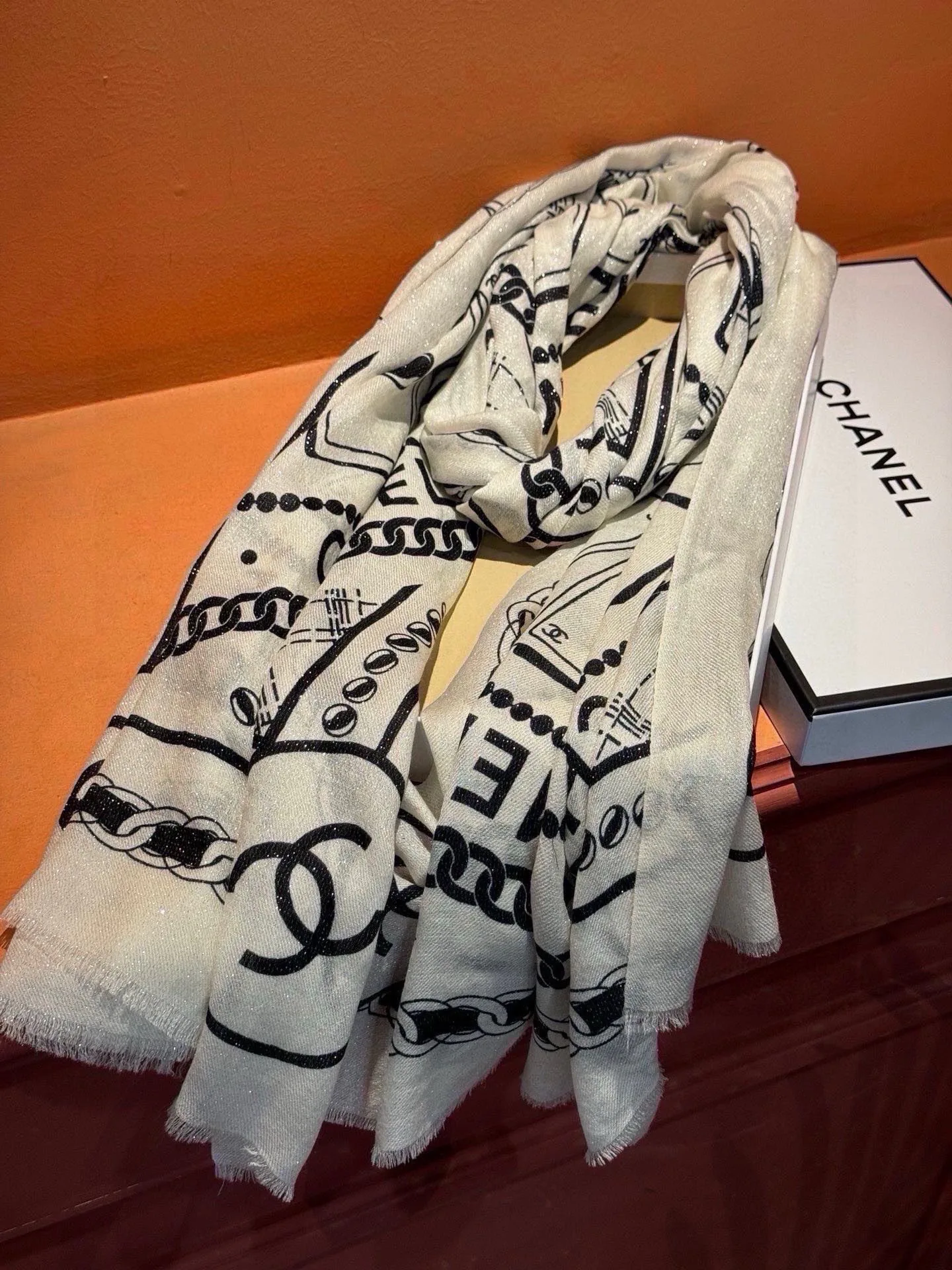 Шарфы Chanel 17673150