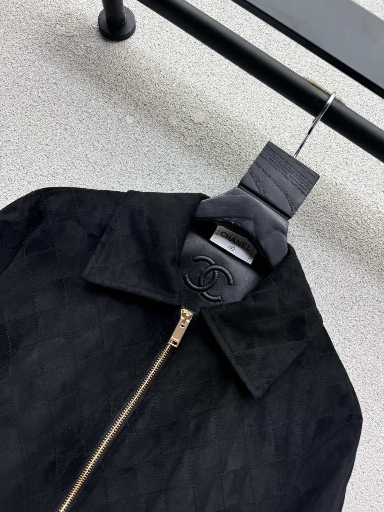 Куртки И Пуховики Женские Chanel 18785530
