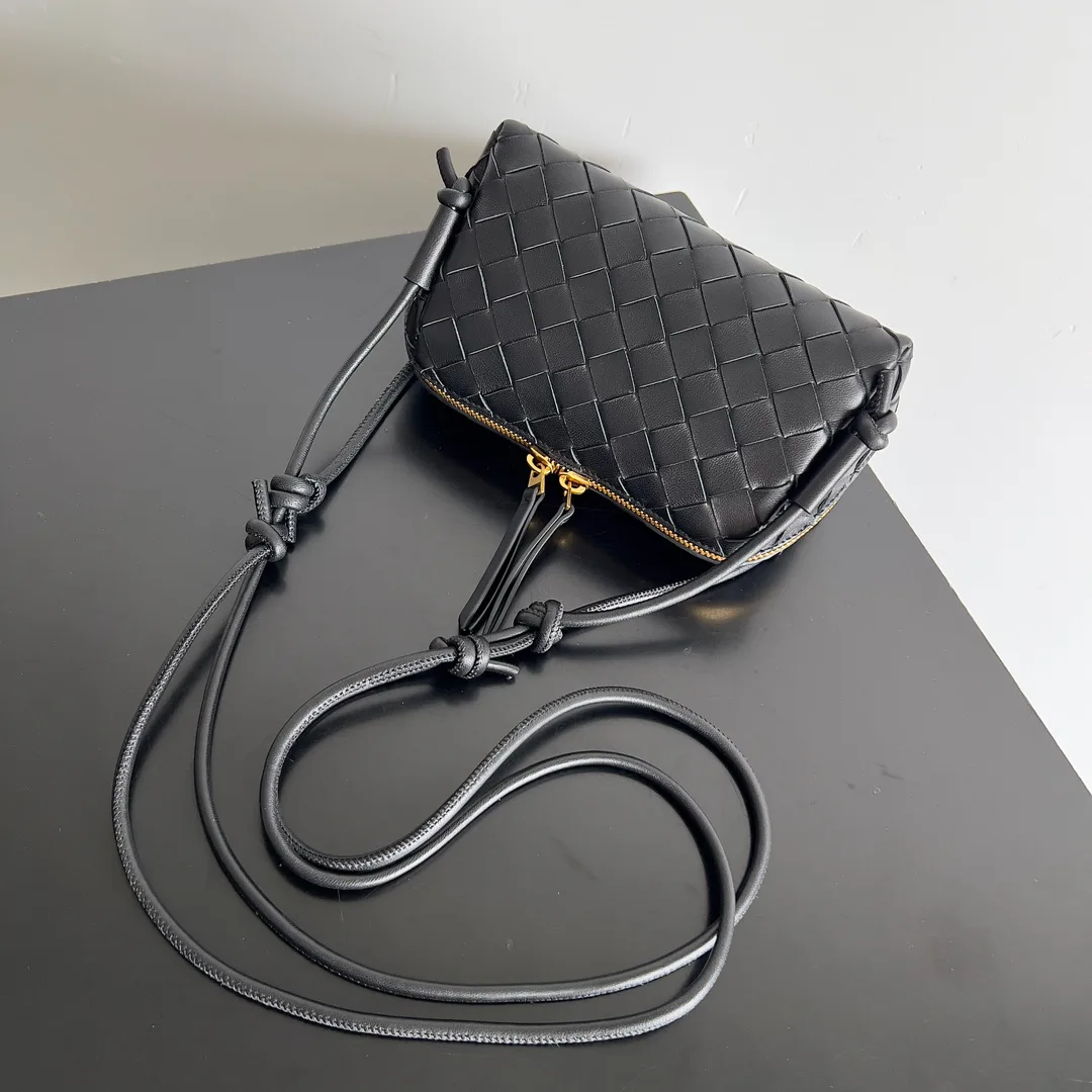 Клатчи Женские Bottega Veneta 11386947