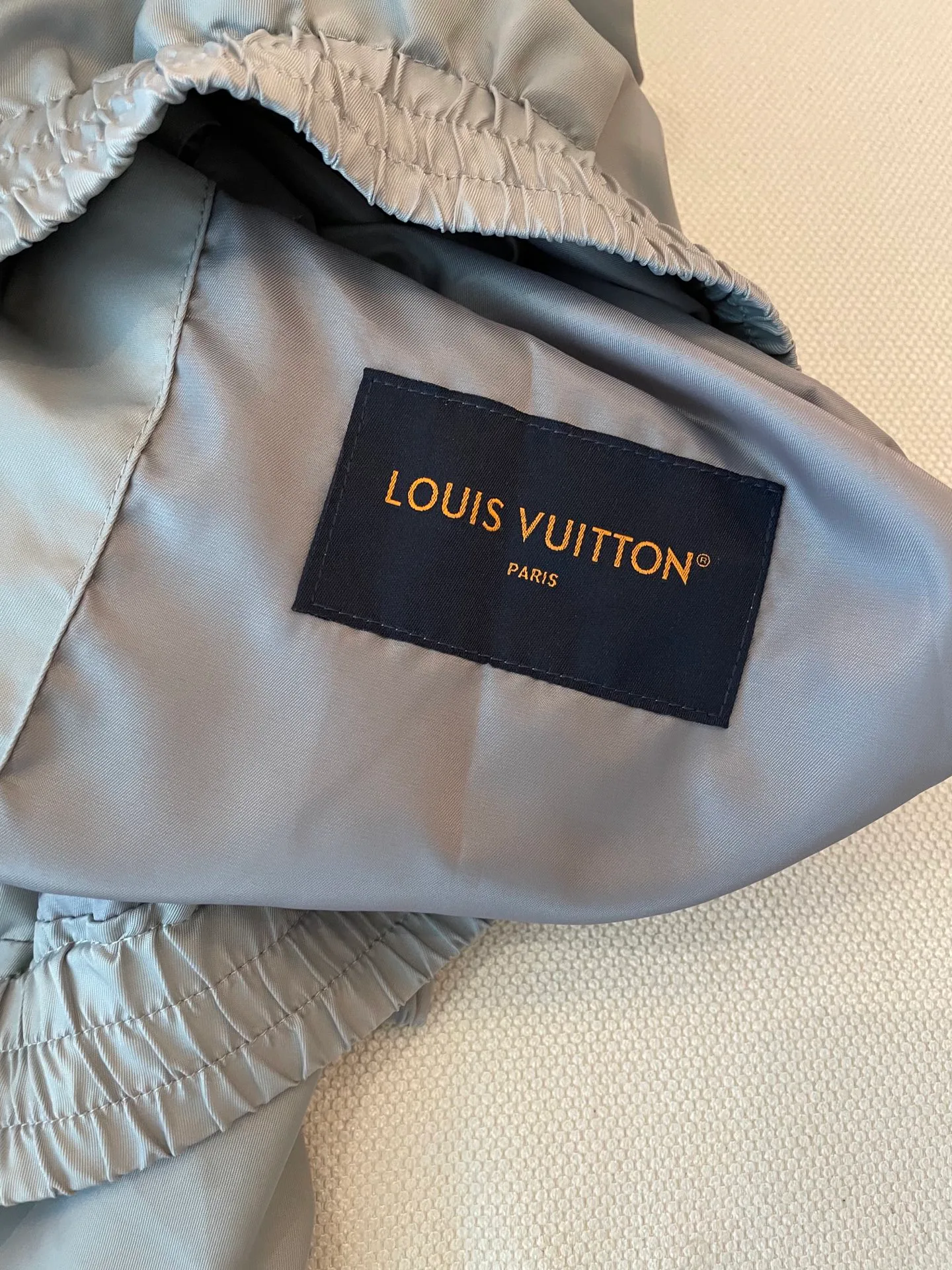Куртки И Пуховики Женские Louis Vuitton 11466842