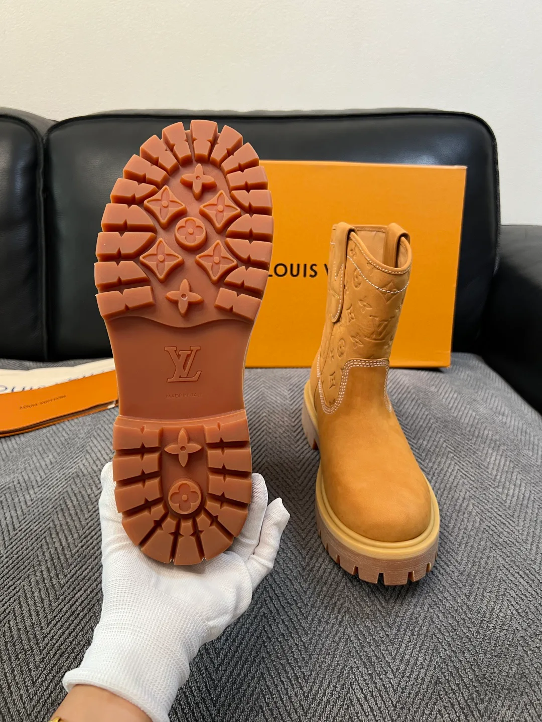 Ботинки Мужские Louis Vuitton 18417477