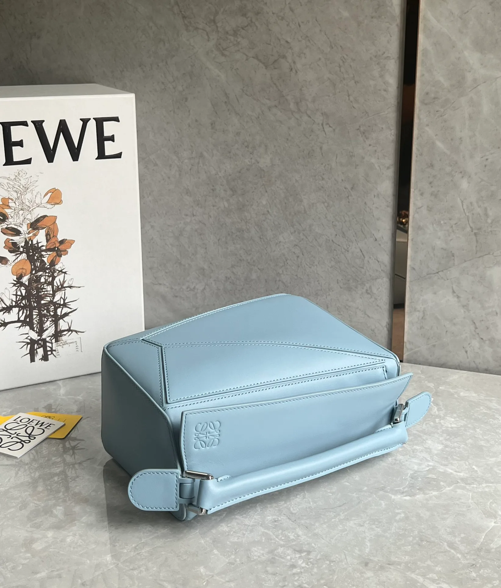 Сумки На Ремне Женские Loewe 10986876