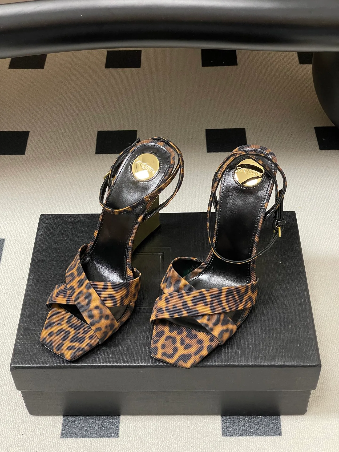 Босоножки Женские Saint Laurent 2597139