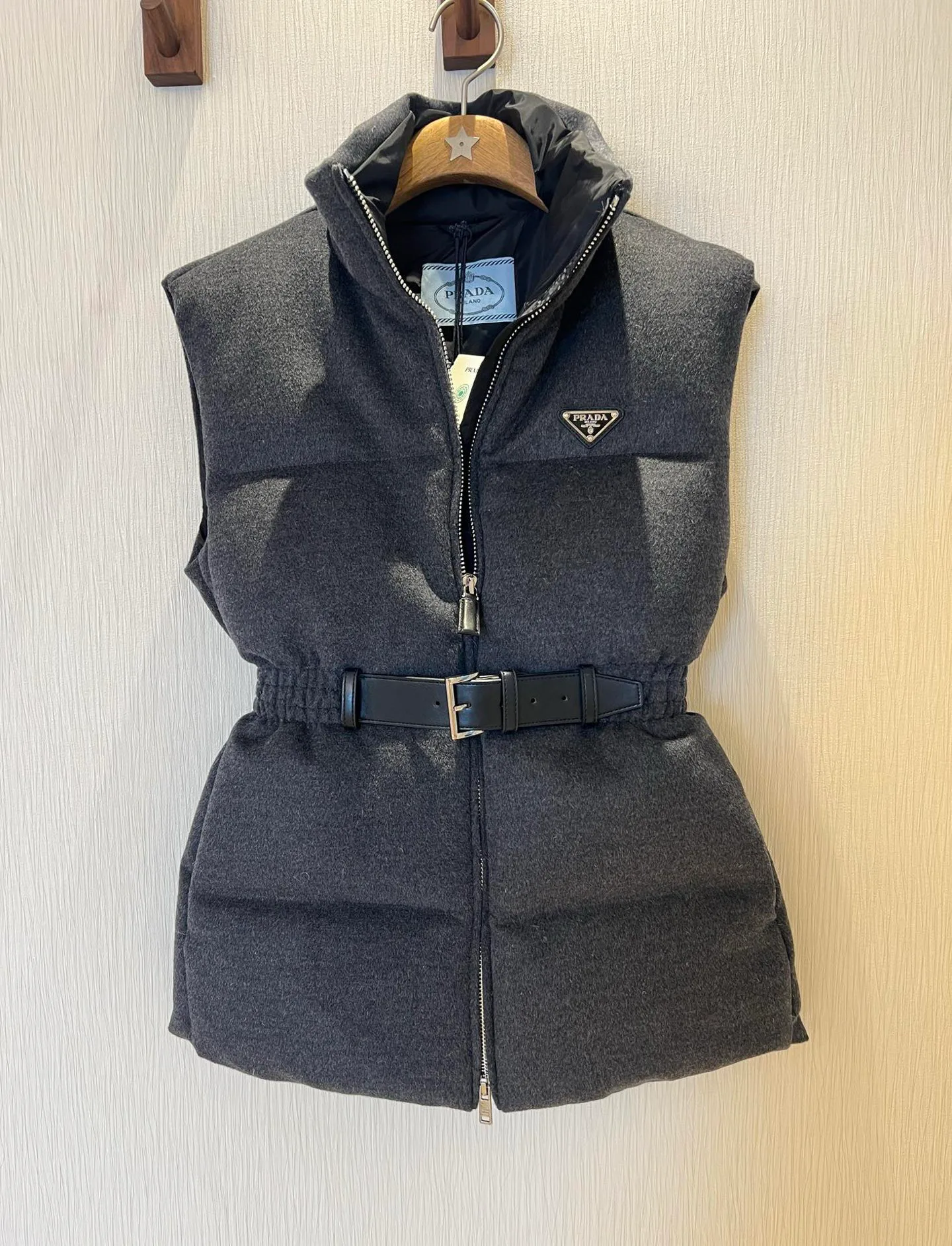 Жилеты Женские Prada 2970207