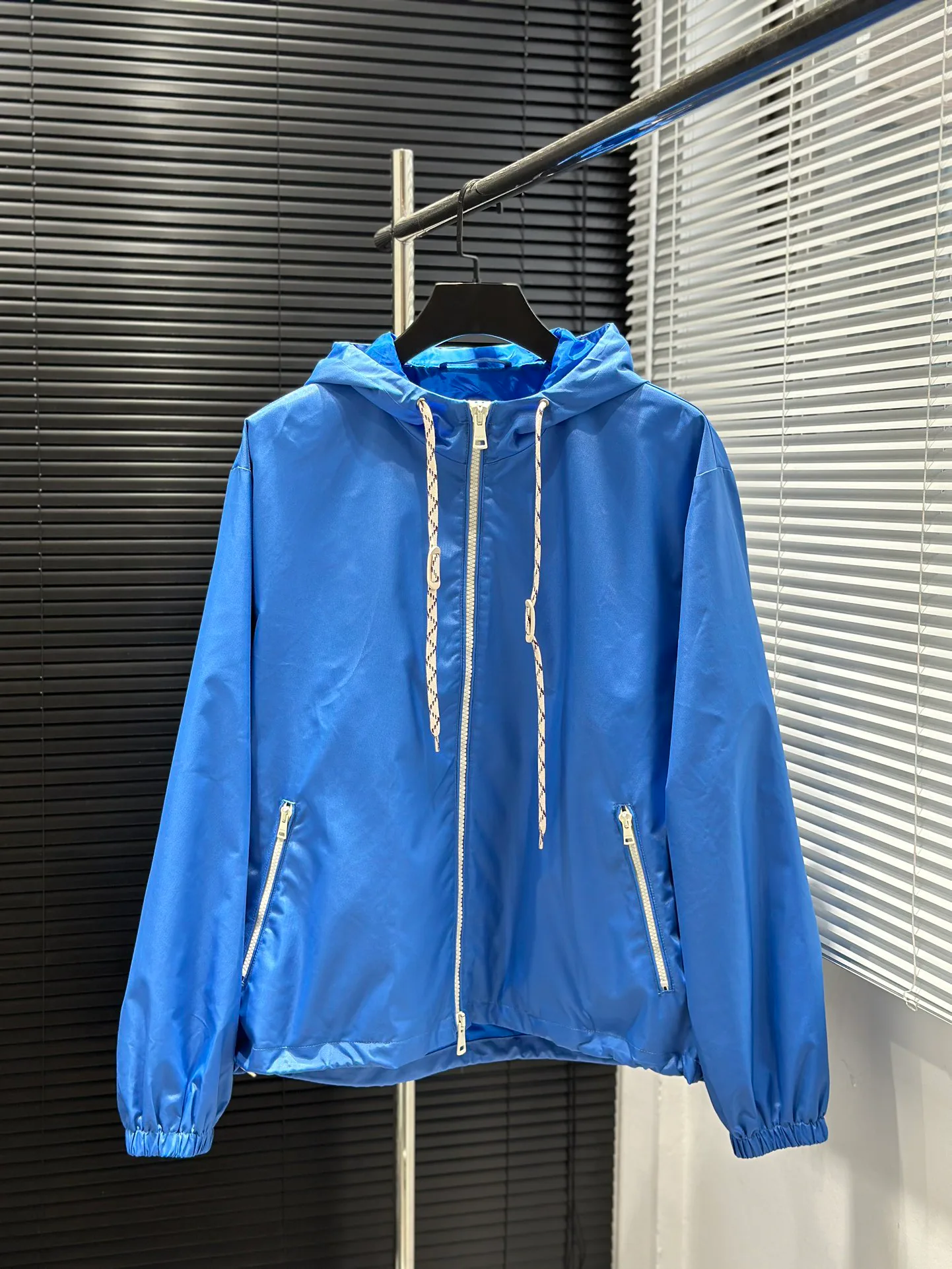 Куртки И Пуховики Женские Gucci 9495979