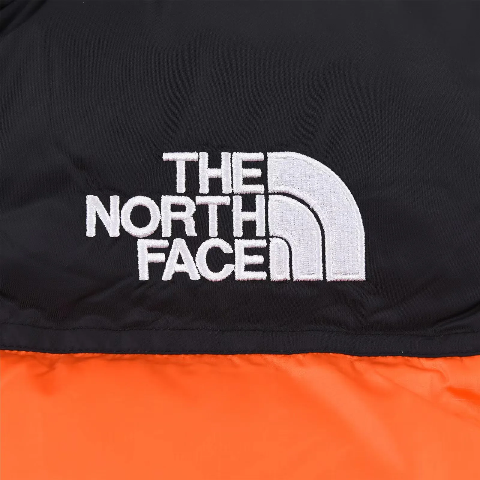 Жилеты Женские The North Face 19296964