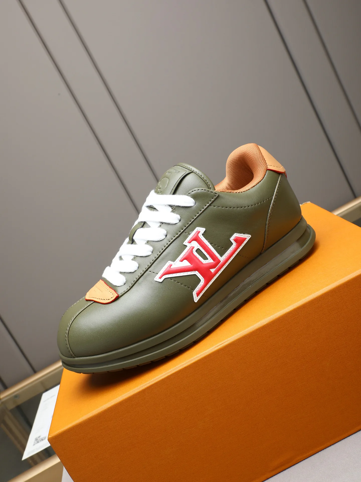Кроссовки Мужские Louis Vuitton 11490458