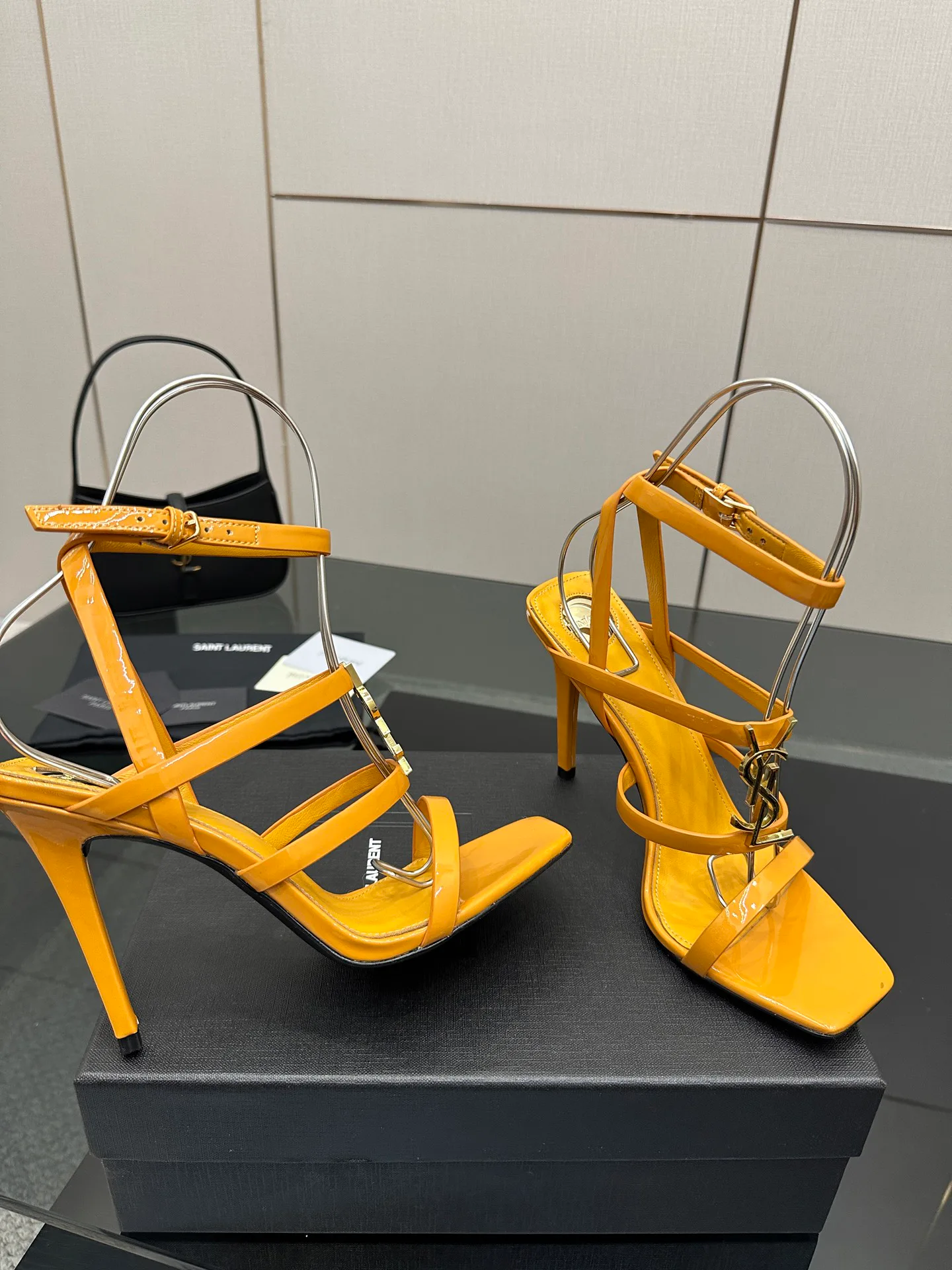 Босоножки Женские Saint Laurent 13164407