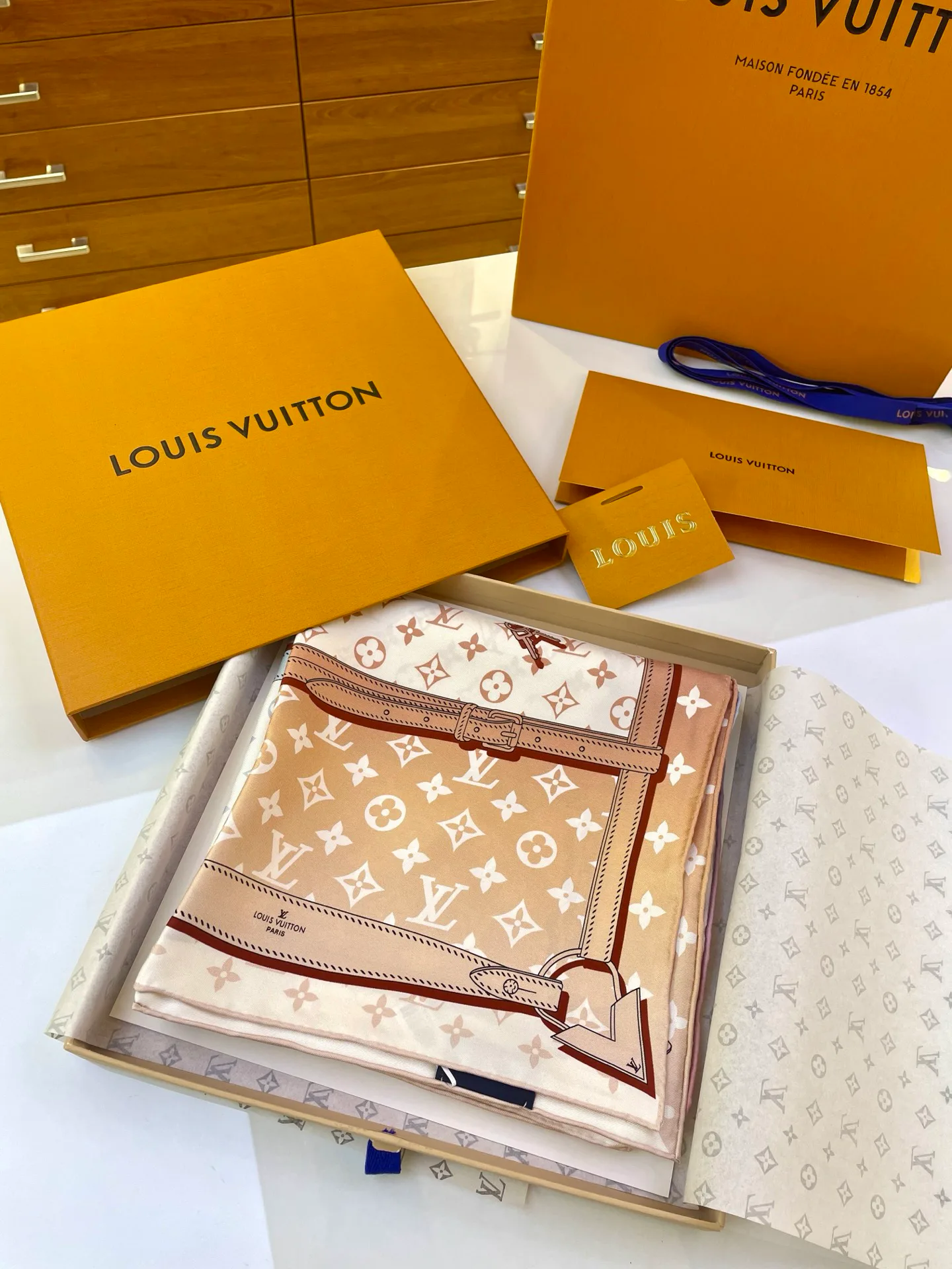 Шарфы Louis Vuitton 6645280