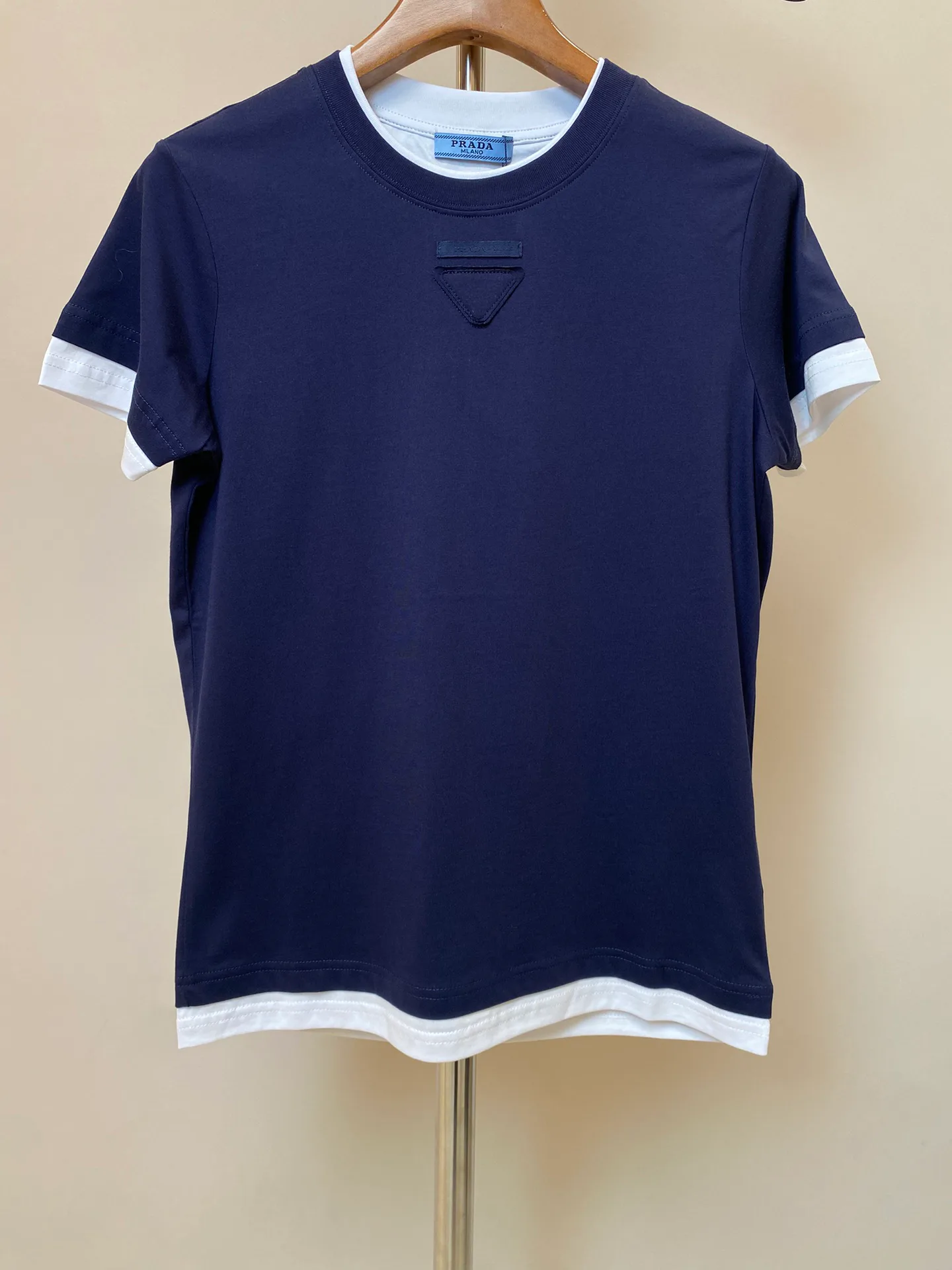 Футболки Женские Prada 11551602