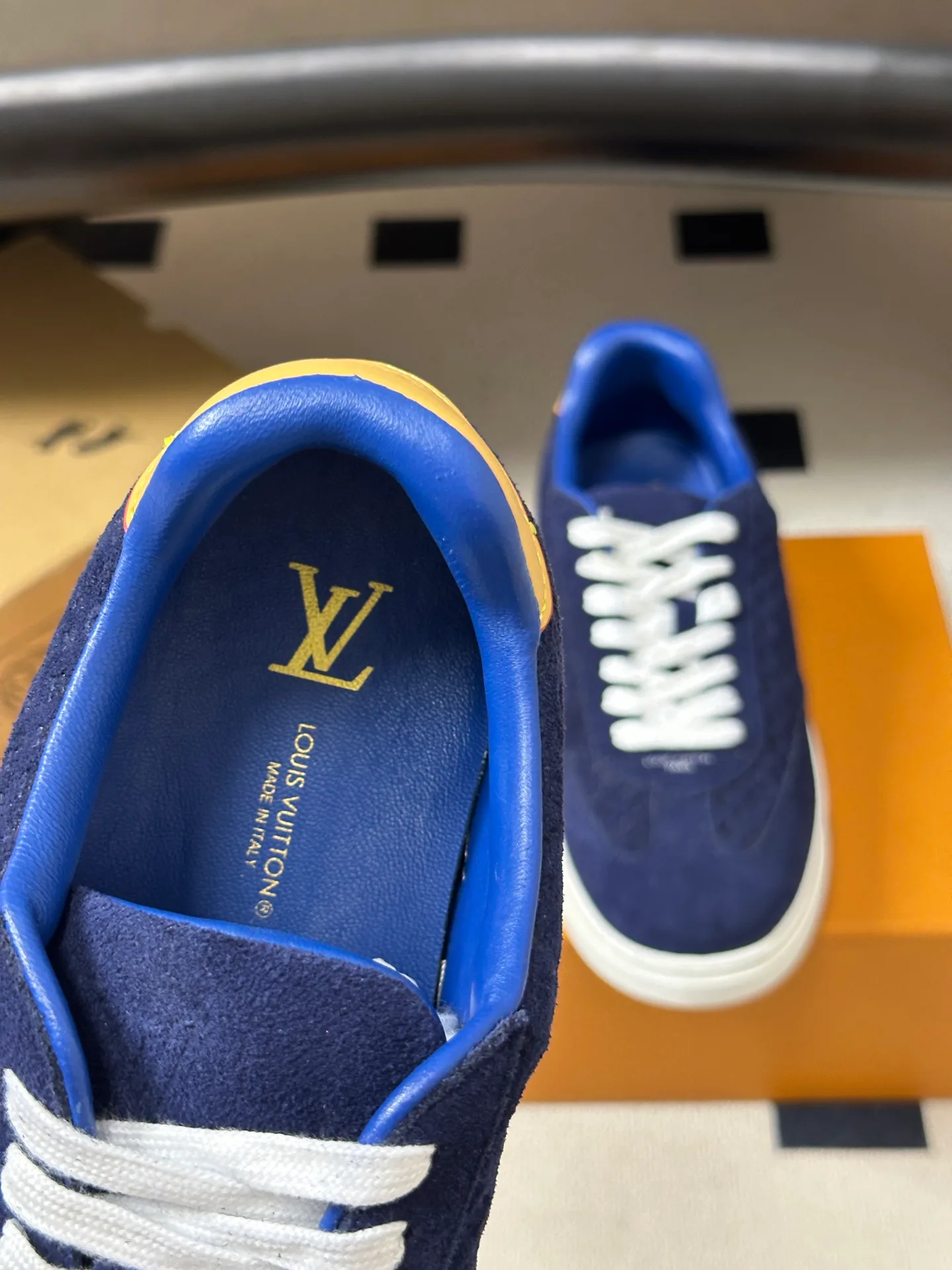 Кроссовки Мужские Louis Vuitton 18340909