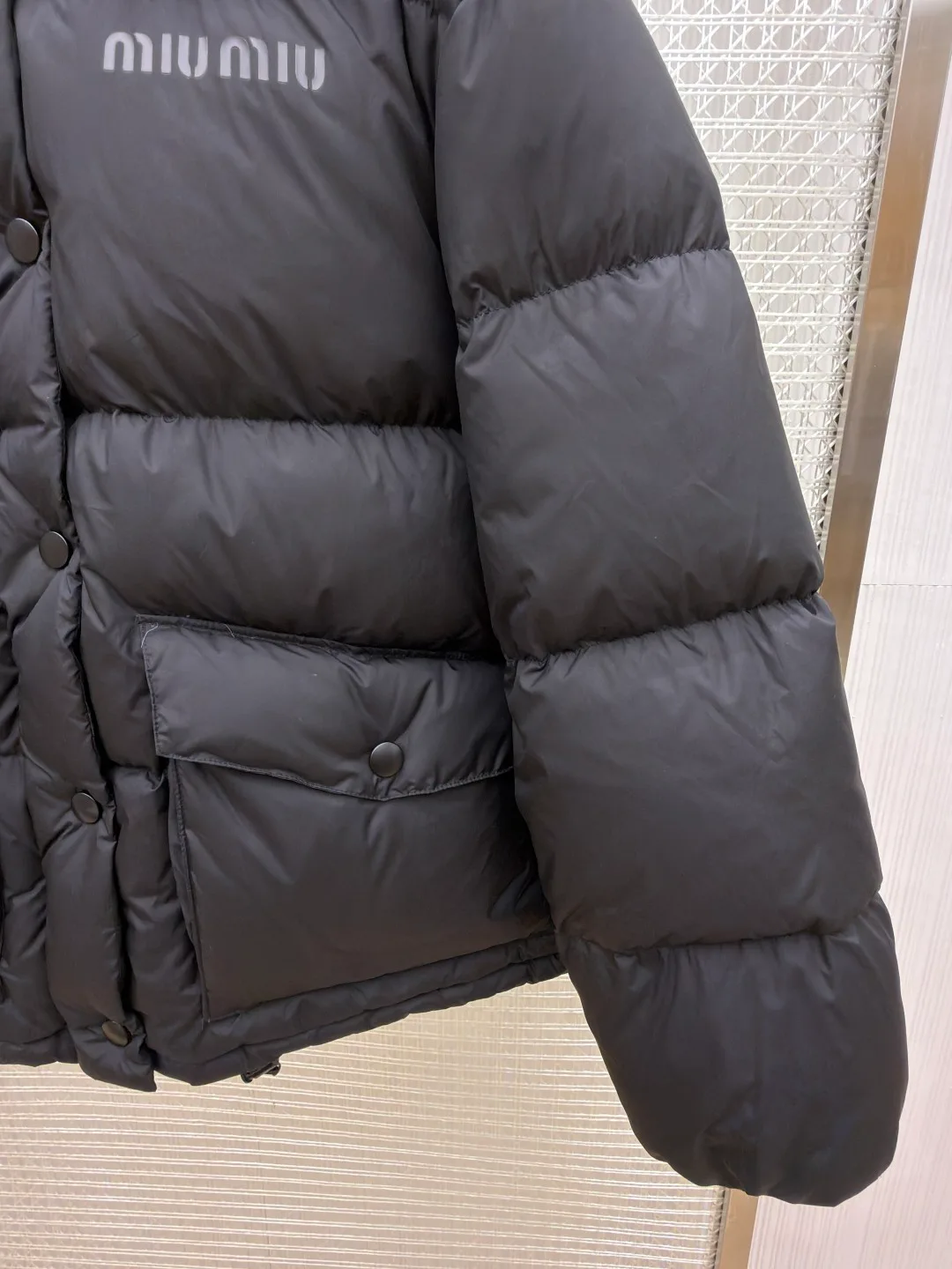 Куртки И Пуховики Женские Miu Miu 18612880