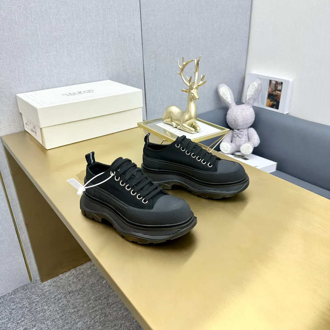Кроссовки Женские Alexander Mcqueen 18397469