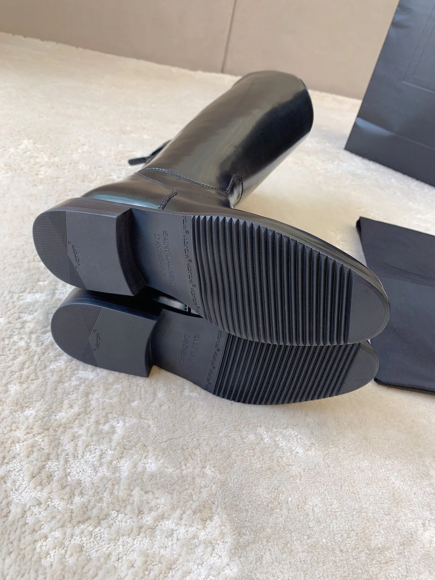 Сапоги Женские Saint Laurent 689861