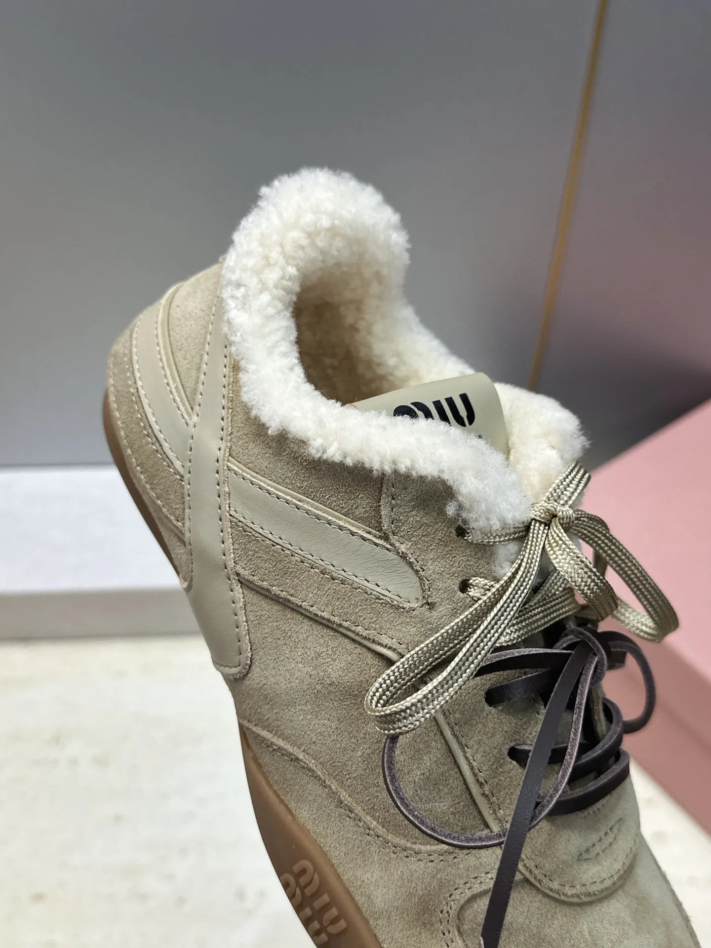 Кроссовки Женские Miu Miu 19253347